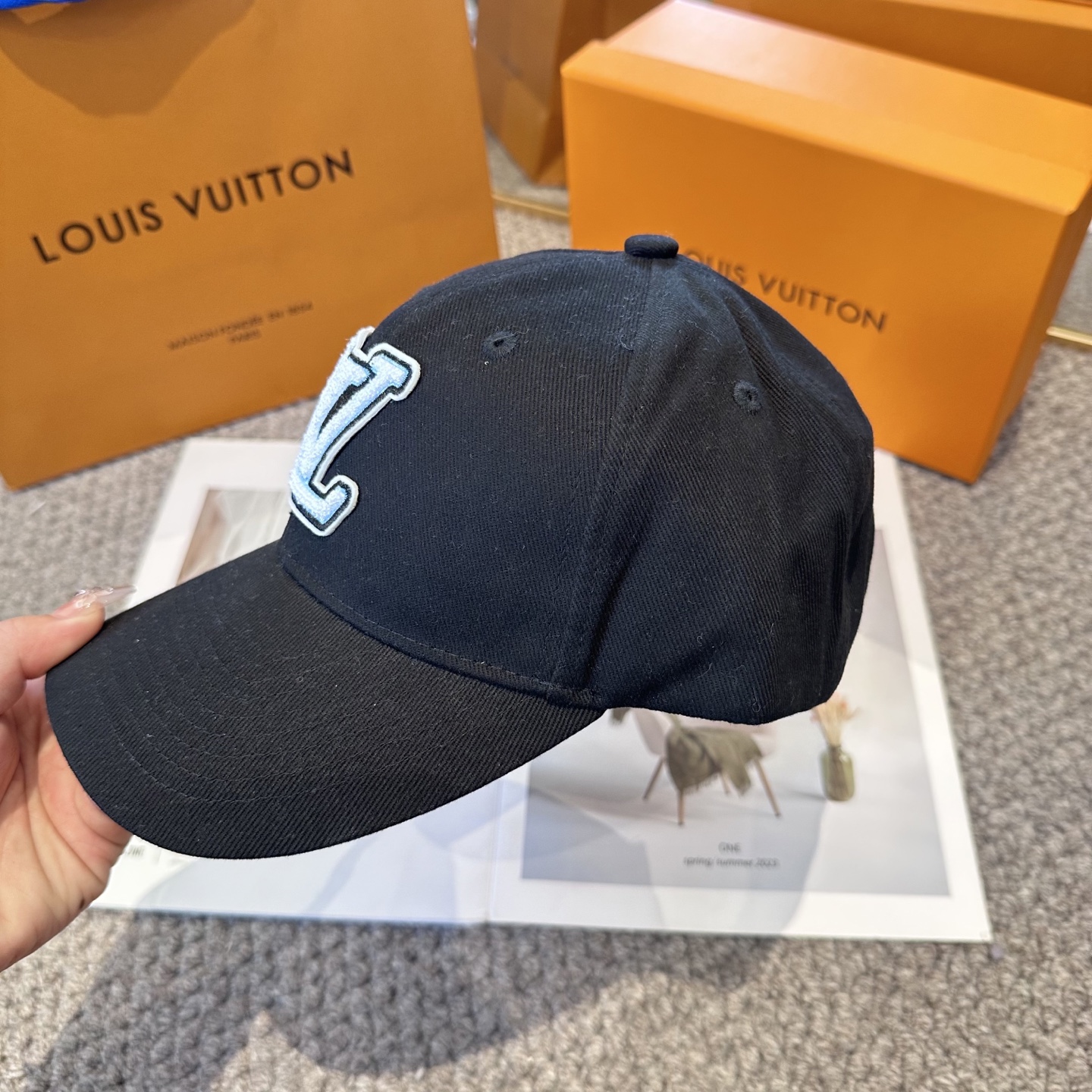 🧢路易威登棒球帽 LouisVuitton😍新款LV棒球帽，重工打造♥️高端大气，百搭款🤗男女通用！