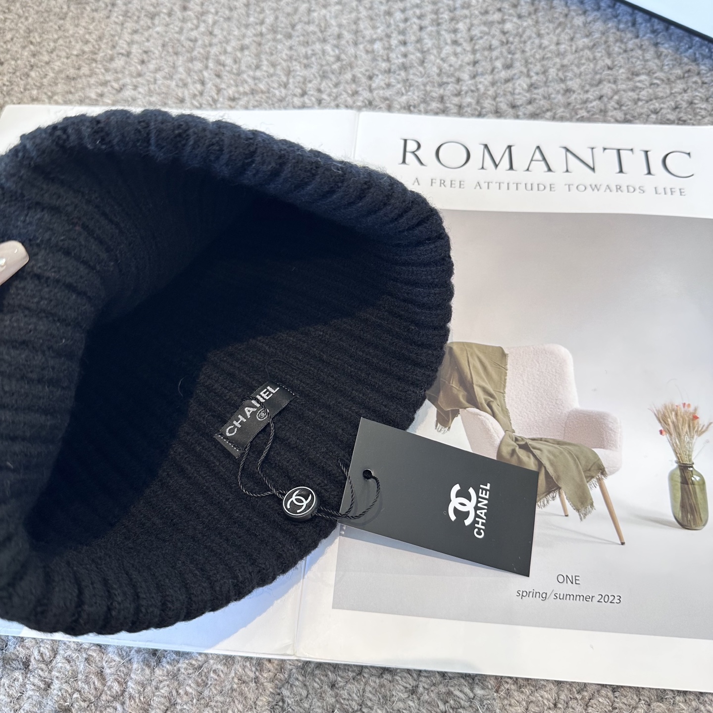 Chanel官网品质香奈儿秋冬网红时尚博主推荐款毛线帽，小红书爆款，手感超柔软舒适的针织线帽，弹性极佳！