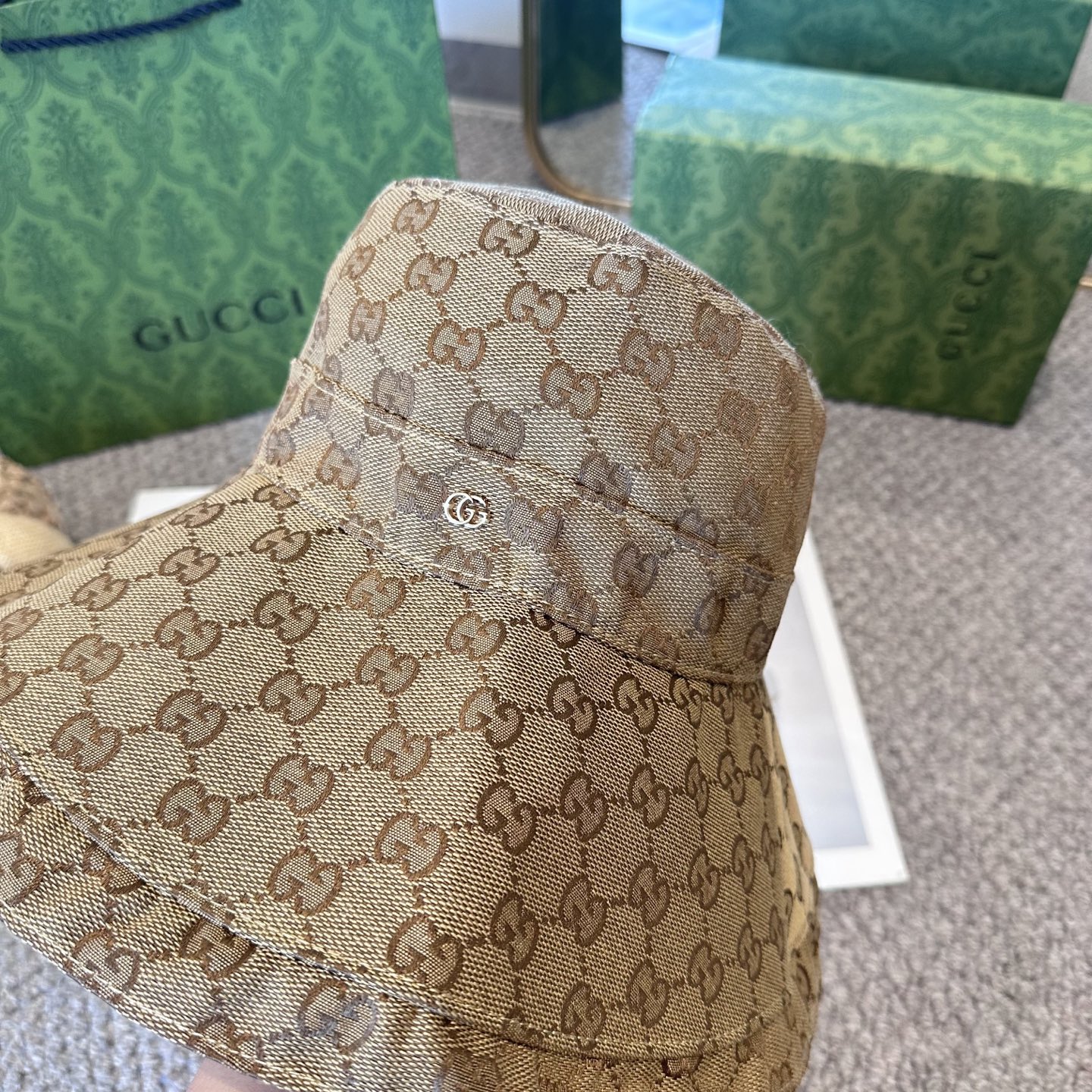 GUCCI古奇 新款渔夫帽工艺设计感十足拿捏气质，时髦精必入！