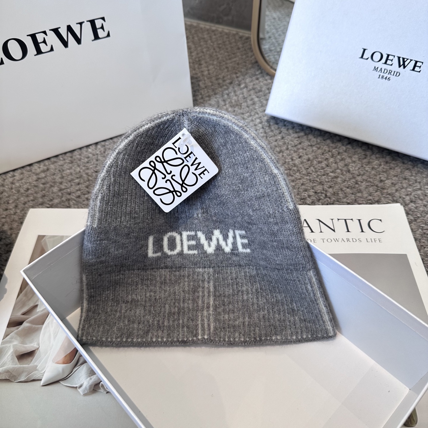 LOEWE罗意威秋冬新款毛线帽，时尚大牌 男女款通用款