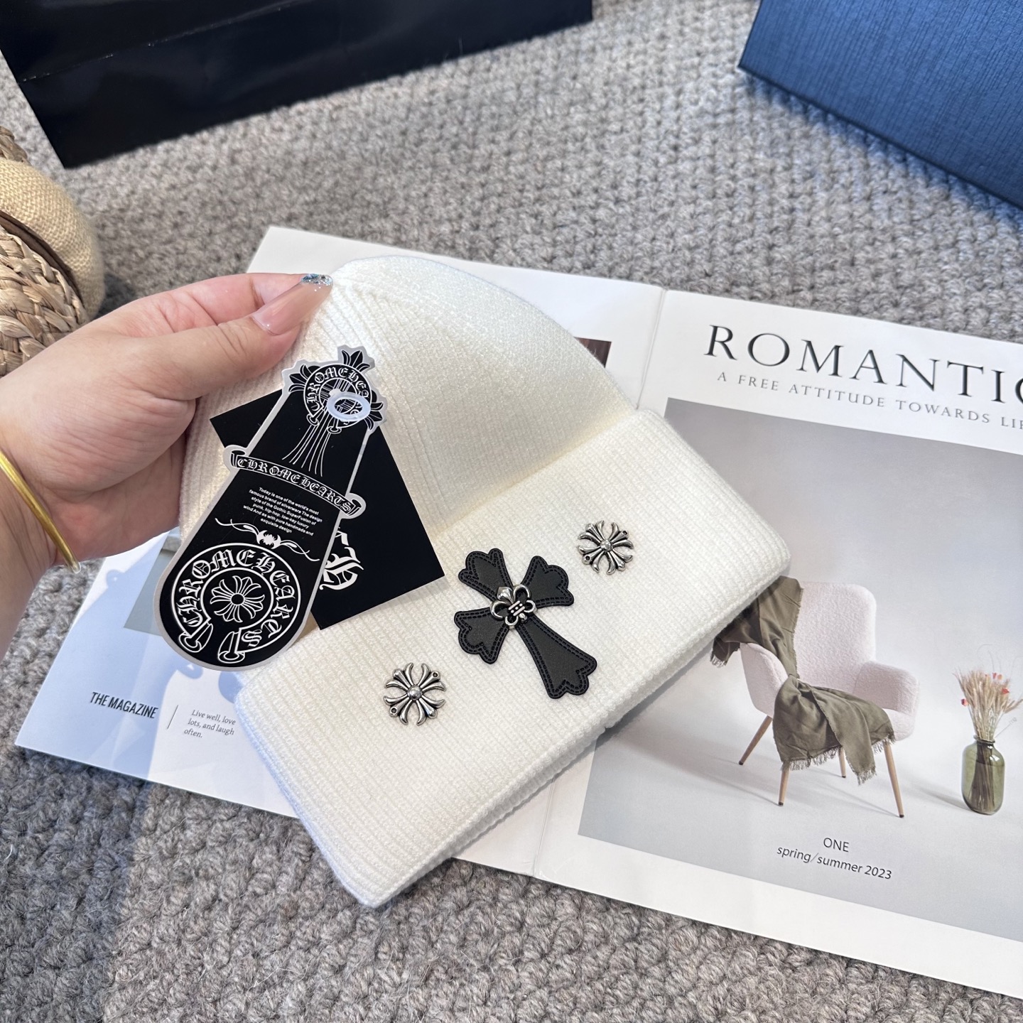 克罗心 秋冬款羊毛针织毛线帽这款必定是极简主义的最爱干净，利索，时尚百搭，绝对不挑脸型！属于时尚经典的万