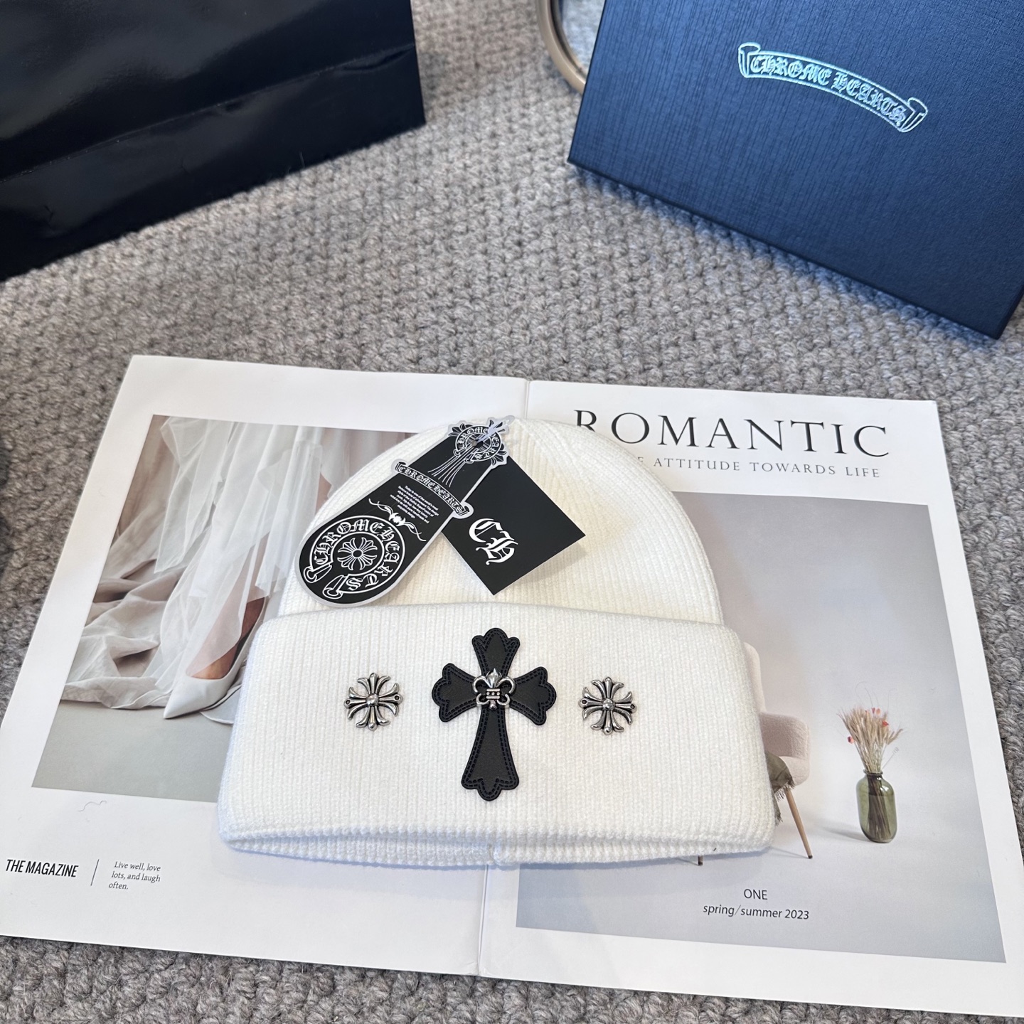 克罗心 秋冬款羊毛针织毛线帽这款必定是极简主义的最爱干净，利索，时尚百搭，绝对不挑脸型！属于时尚经典的万