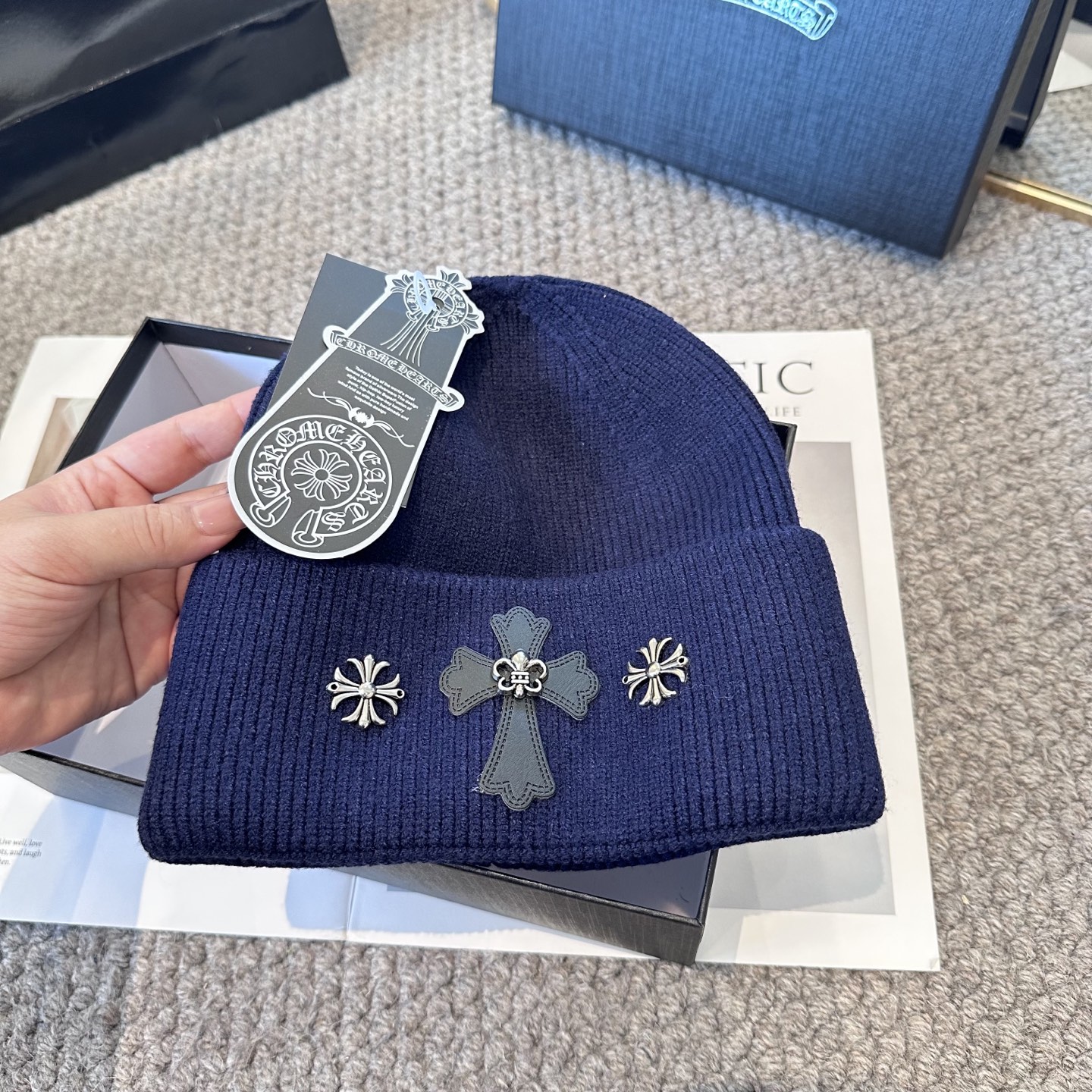 克罗心 秋冬款羊毛针织毛线帽这款必定是极简主义的最爱干净，利索，时尚百搭，绝对不挑脸型！属于时尚经典的万