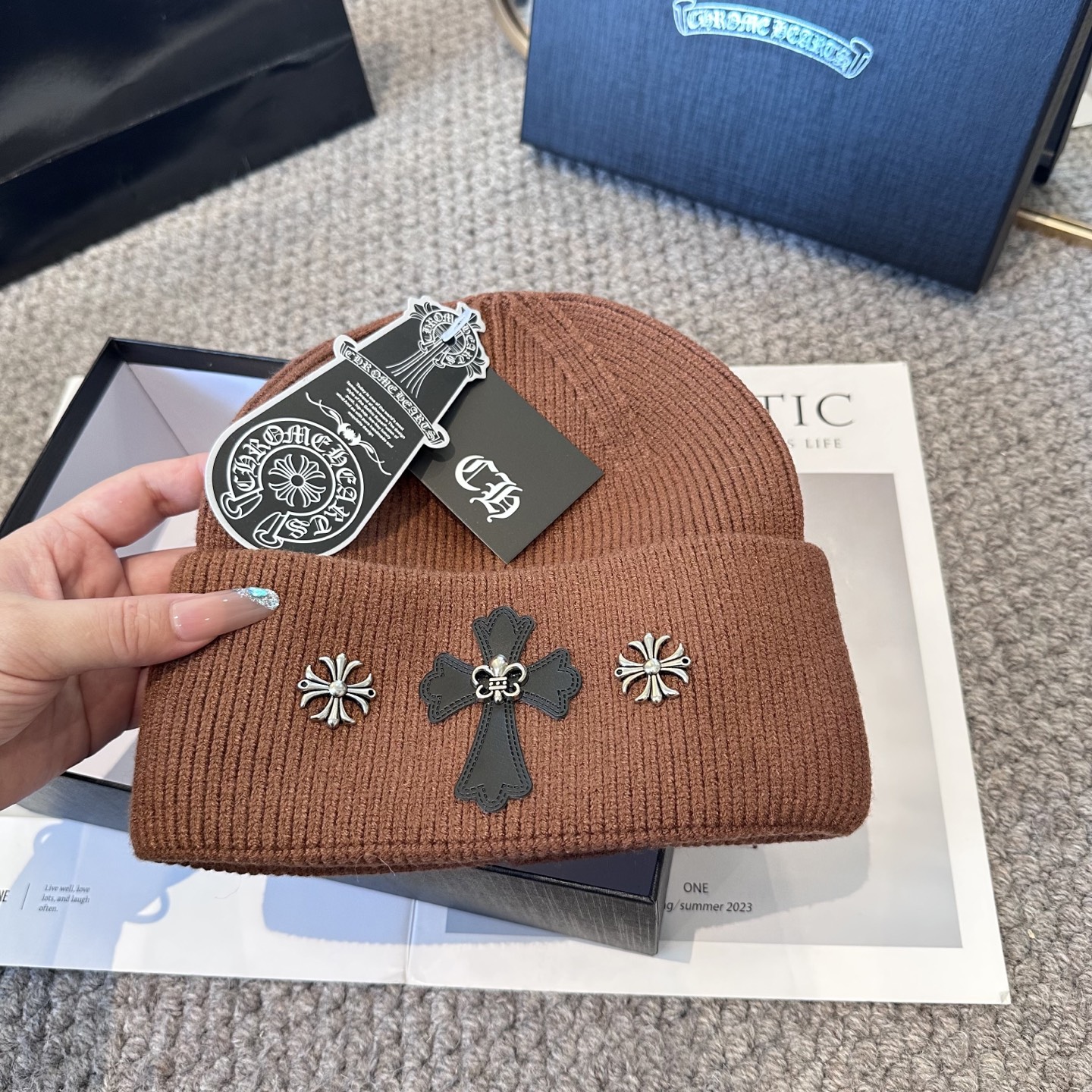 克罗心 秋冬款羊毛针织毛线帽这款必定是极简主义的最爱干净，利索，时尚百搭，绝对不挑脸型！属于时尚经典的万