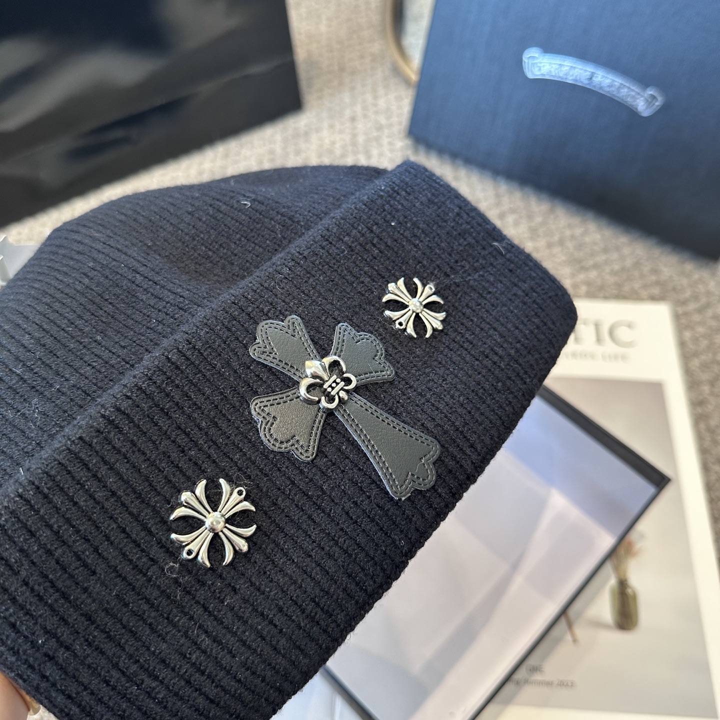 克罗心 秋冬款羊毛针织毛线帽这款必定是极简主义的最爱干净，利索，时尚百搭，绝对不挑脸型！属于时尚经典的万