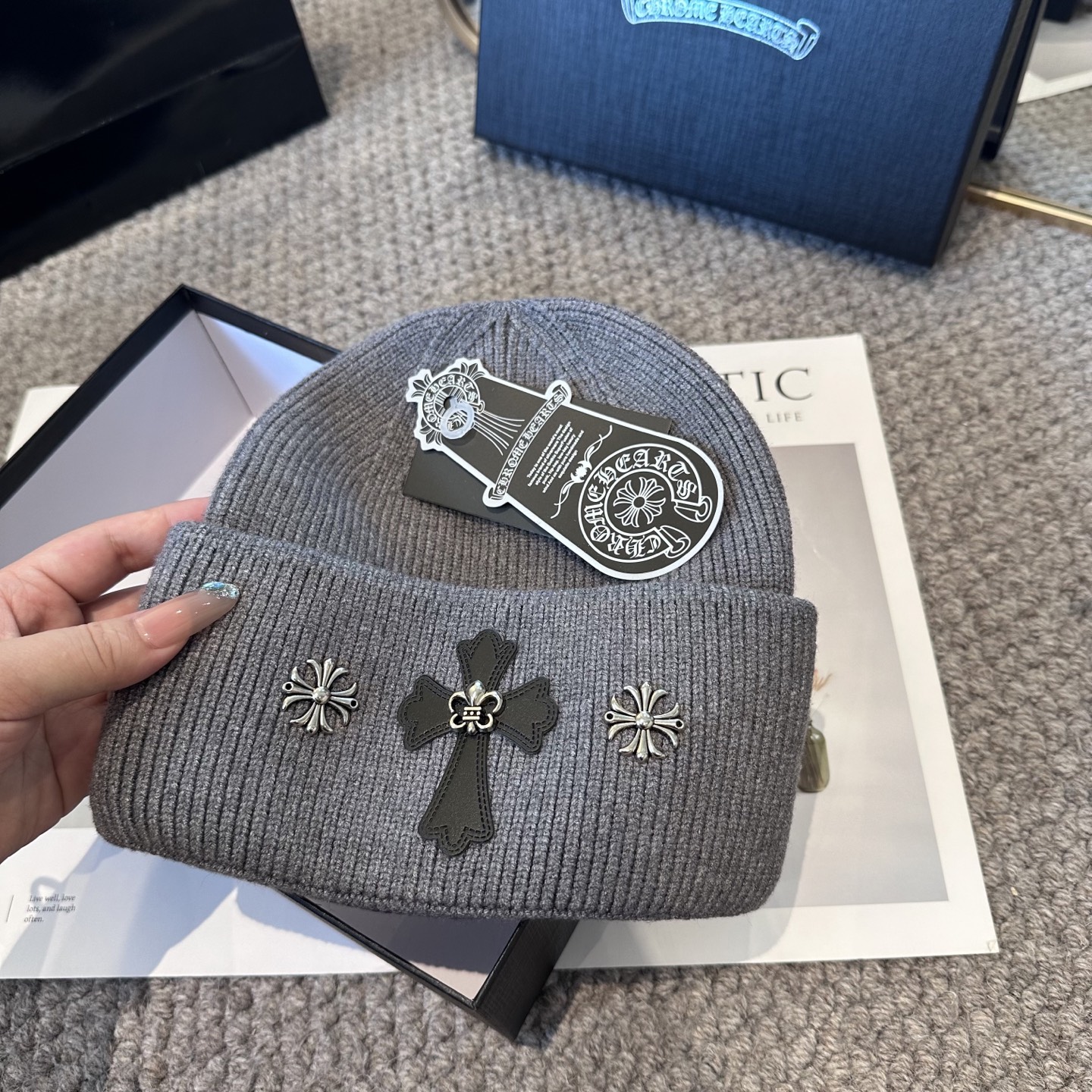 克罗心 秋冬款羊毛针织毛线帽这款必定是极简主义的最爱干净，利索，时尚百搭，绝对不挑脸型！属于时尚经典的万