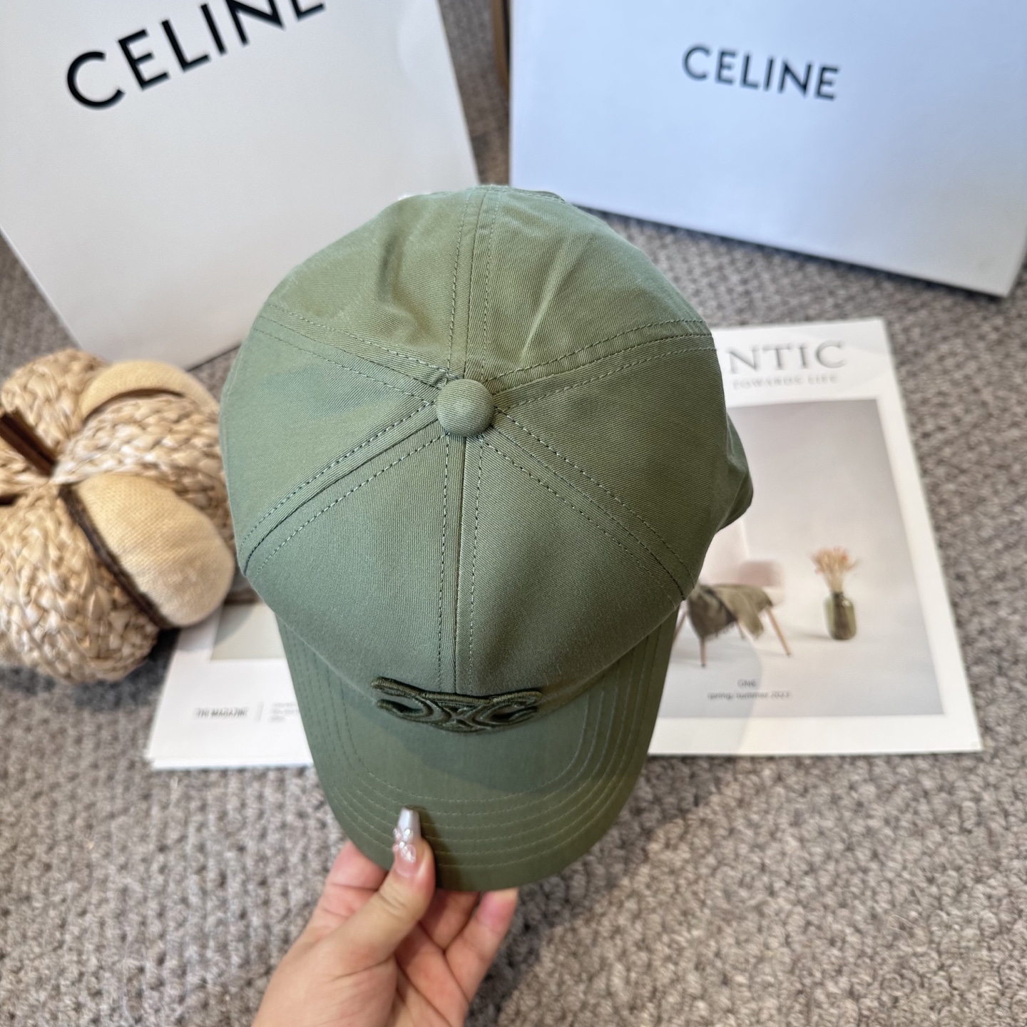 CELINE赛琳 新款凯旋门棒球帽🧢帽型完全按照定做。五金调节扣开模定做有logo标。定做帽子内里log