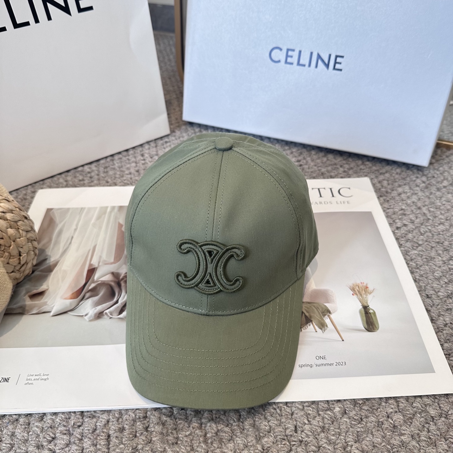 CELINE赛琳 新款凯旋门棒球帽🧢帽型完全按照定做。五金调节扣开模定做有logo标。定做帽子内里log