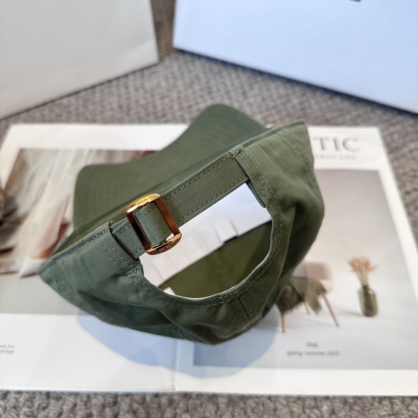 CELINE赛琳 新款凯旋门棒球帽🧢帽型完全按照定做。五金调节扣开模定做有logo标。定做帽子内里log