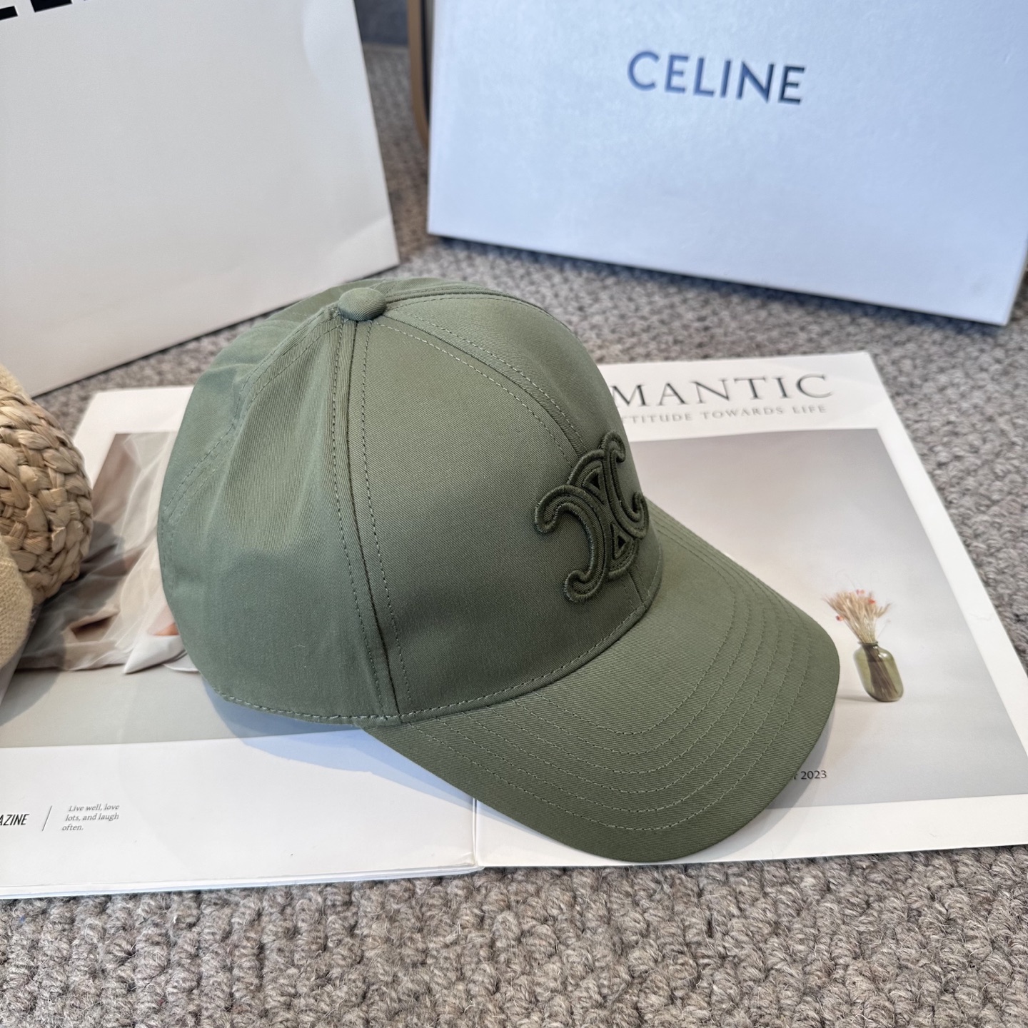 CELINE赛琳 新款凯旋门棒球帽🧢帽型完全按照定做。五金调节扣开模定做有logo标。定做帽子内里log