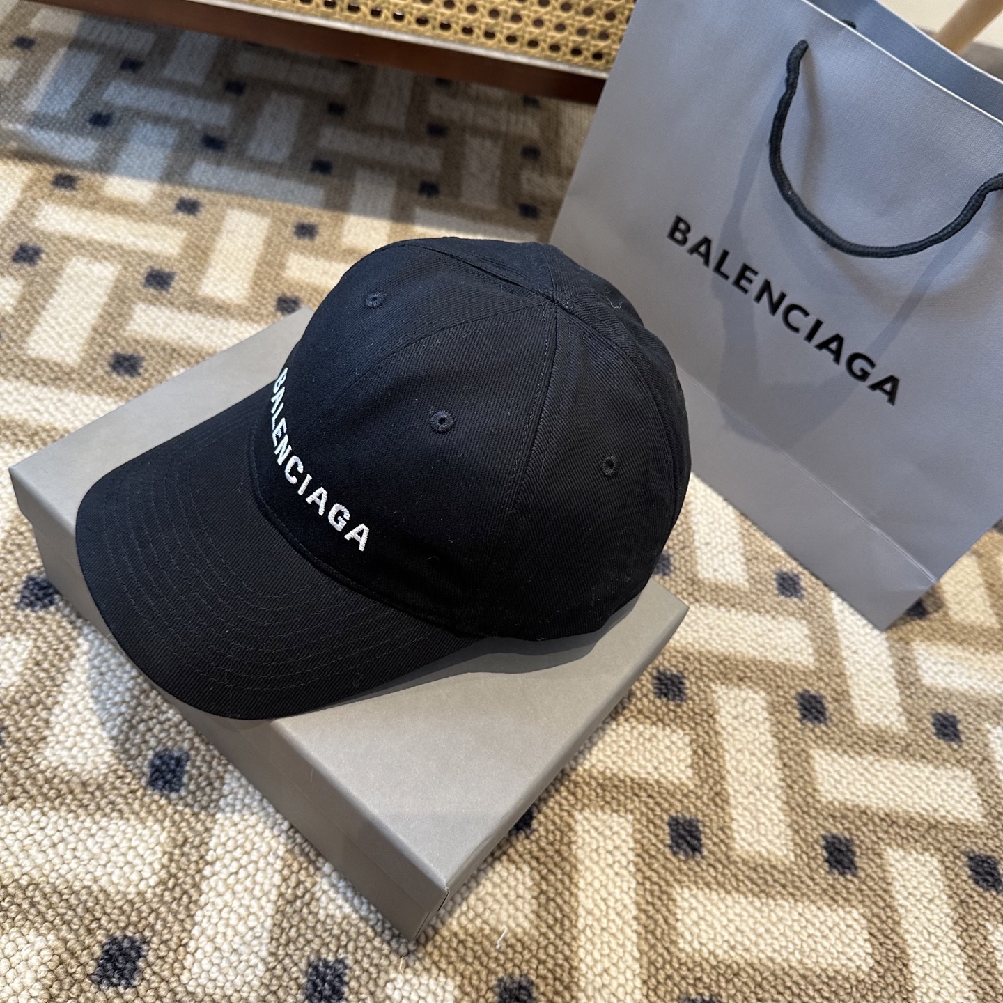 新品Balenciaga 巴黎世家字母新款棒球帽现货秒发🧢简约时尚超级无敌好看的帽子！情侣款！