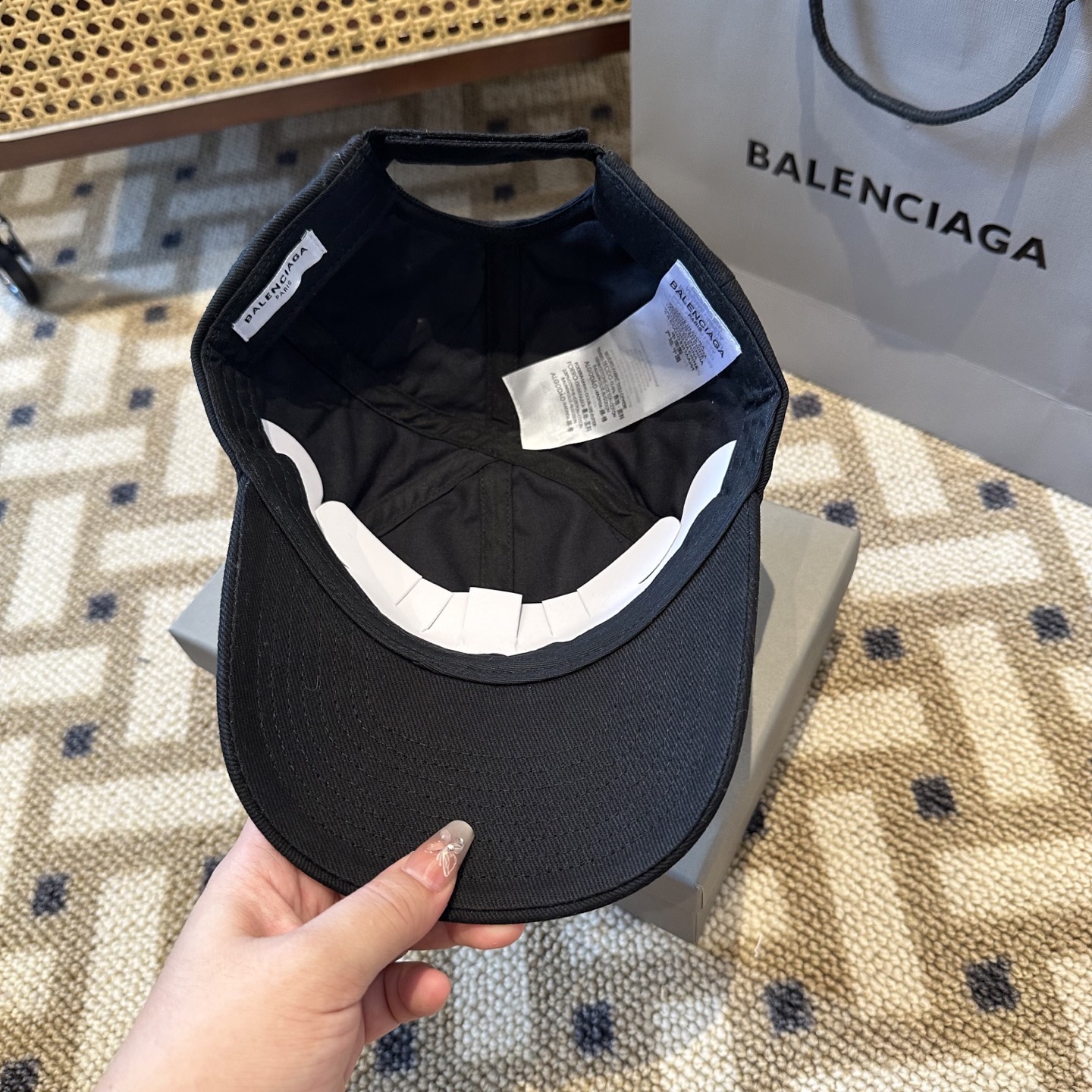 新品Balenciaga 巴黎世家字母新款棒球帽现货秒发🧢简约时尚超级无敌好看的帽子！情侣款！