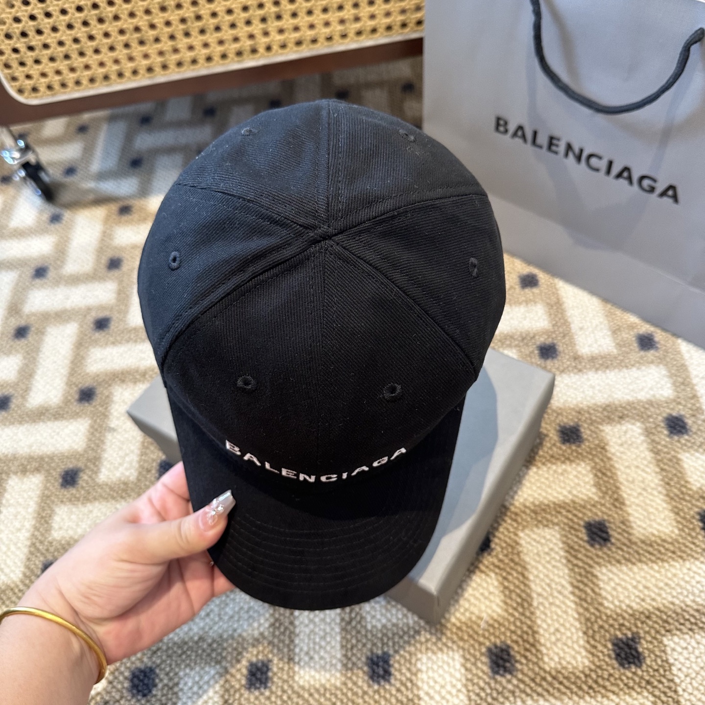 新品Balenciaga 巴黎世家字母新款棒球帽现货秒发🧢简约时尚超级无敌好看的帽子！情侣款！