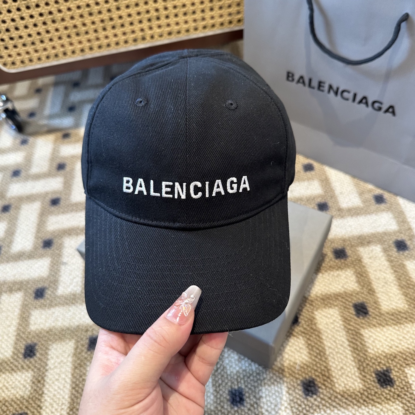 新品Balenciaga 巴黎世家字母新款棒球帽现货秒发🧢简约时尚超级无敌好看的帽子！情侣款！
