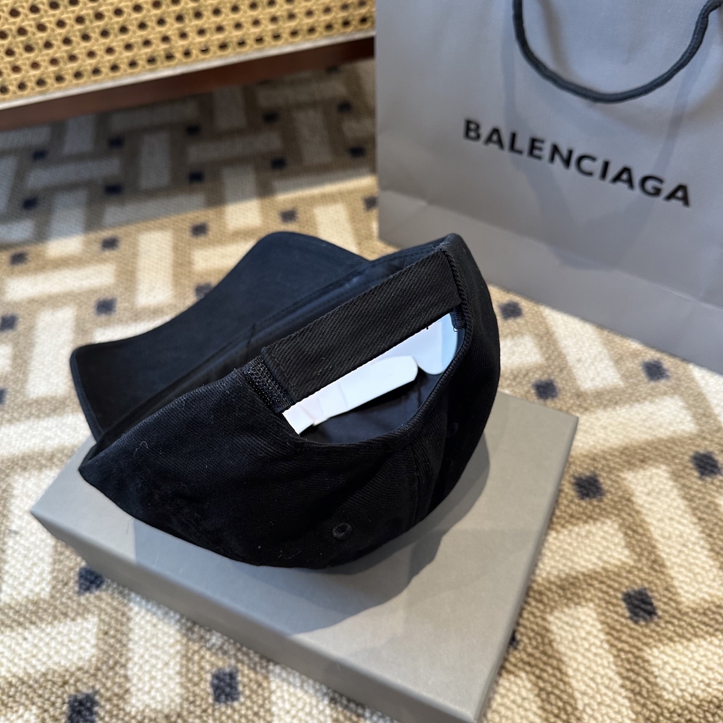 新品Balenciaga 巴黎世家字母新款棒球帽现货秒发🧢简约时尚超级无敌好看的帽子！情侣款！