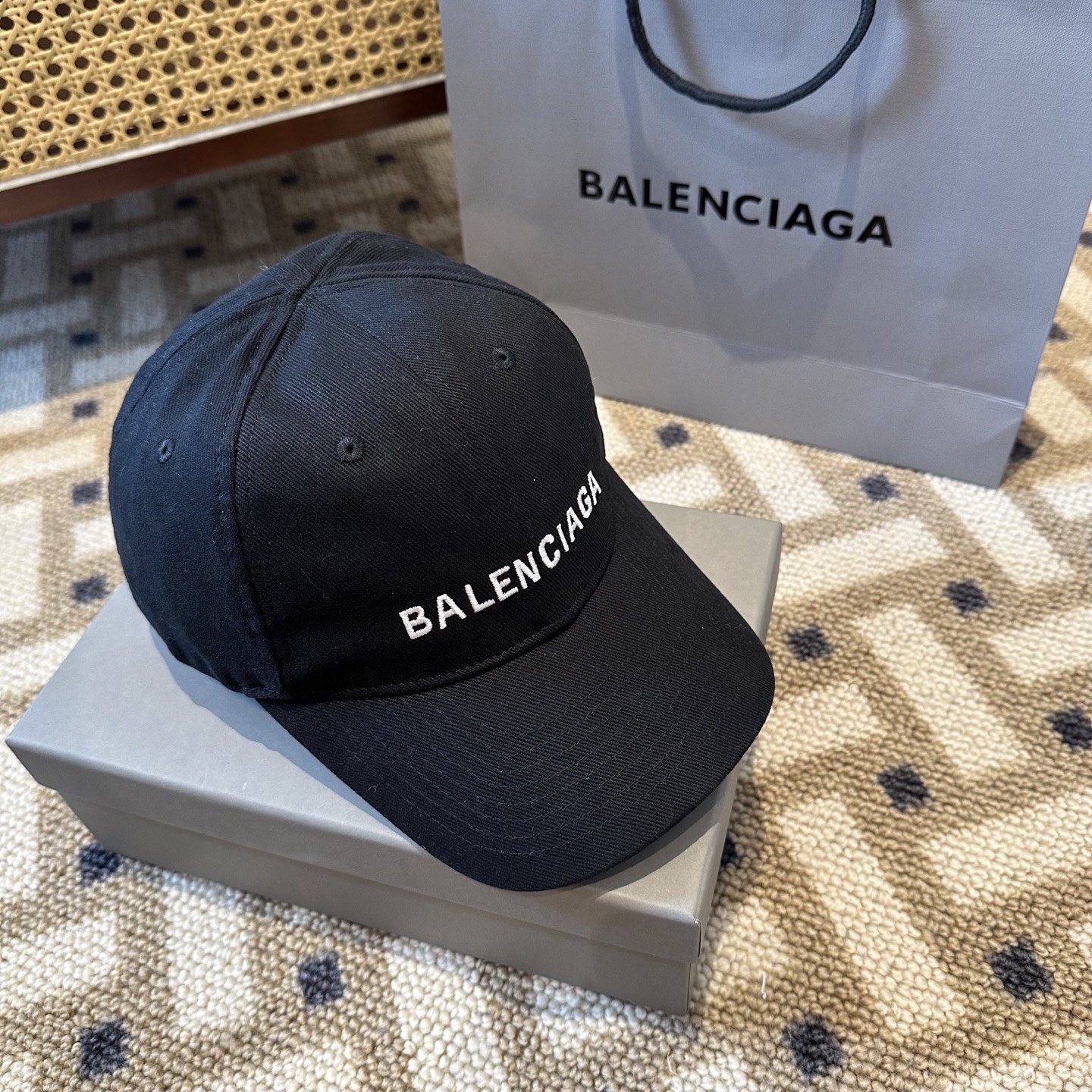 新品Balenciaga 巴黎世家字母新款棒球帽现货秒发🧢简约时尚超级无敌好看的帽子！情侣款！