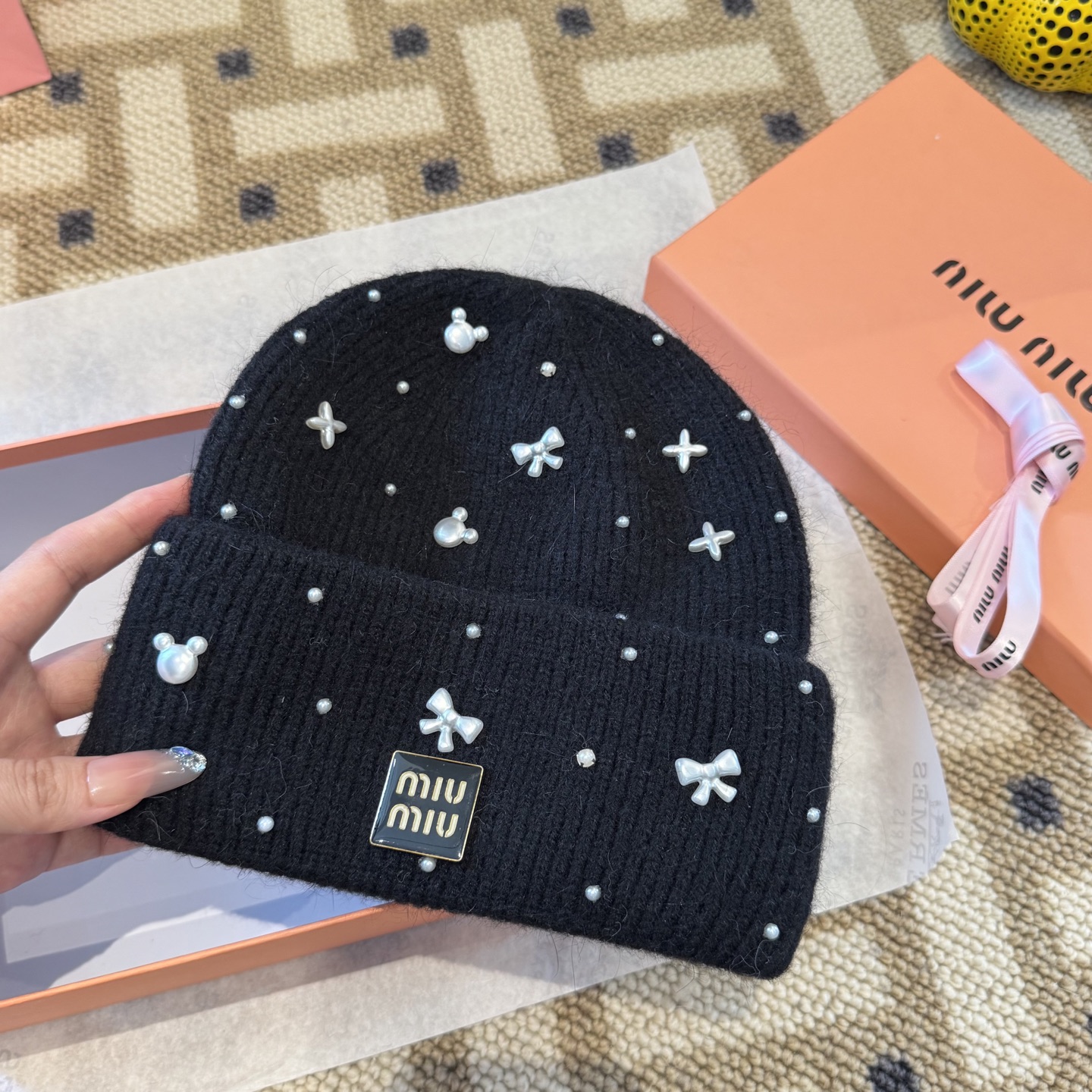 miumiu缪缪🐰秋冬毛线帽这种高级简直质感从头开始了！巨推荐大家这顶不管什么类型的衣服都好配💖休闲和甜