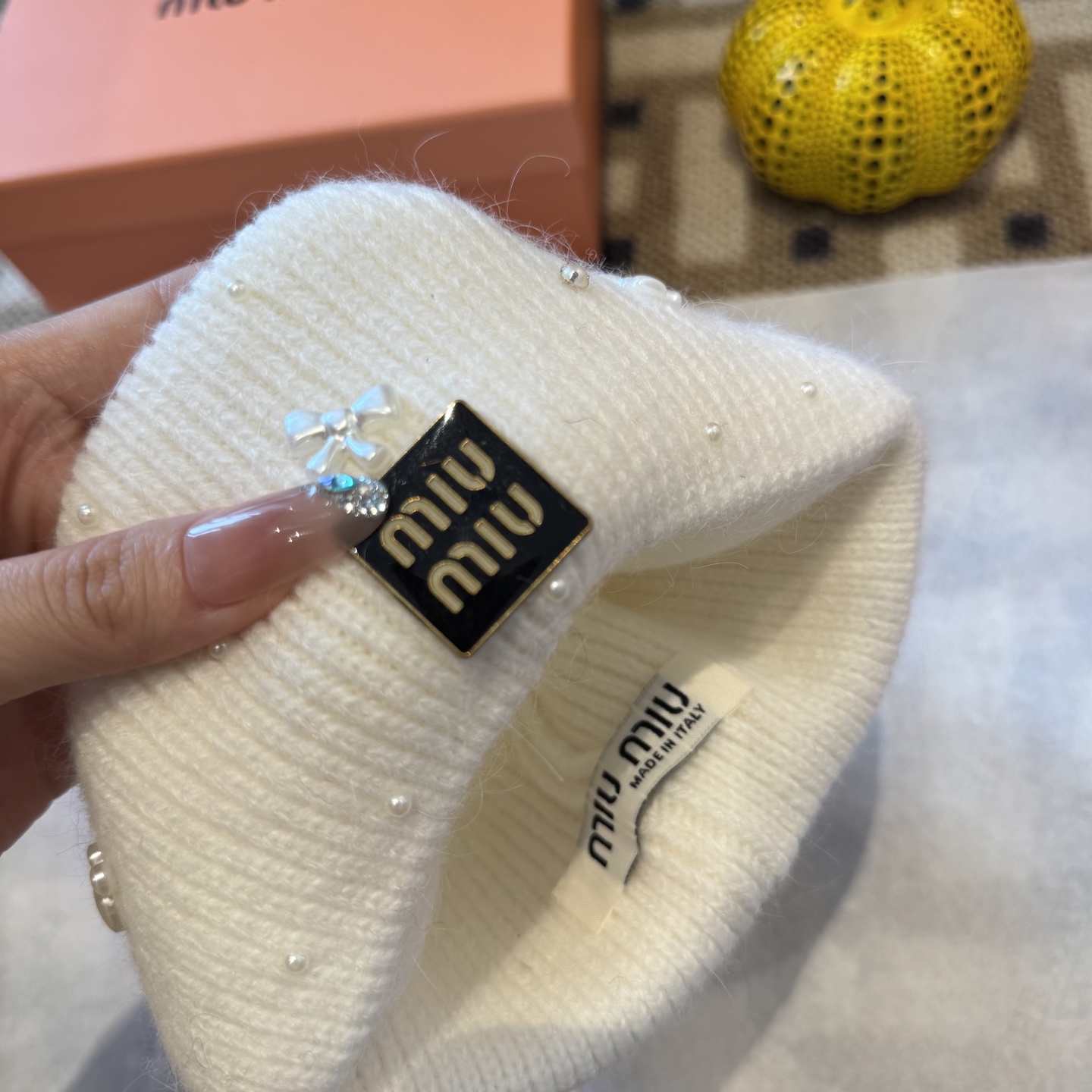 miumiu缪缪🐰秋冬毛线帽这种高级简直质感从头开始了！巨推荐大家这顶不管什么类型的衣服都好配💖休闲和甜