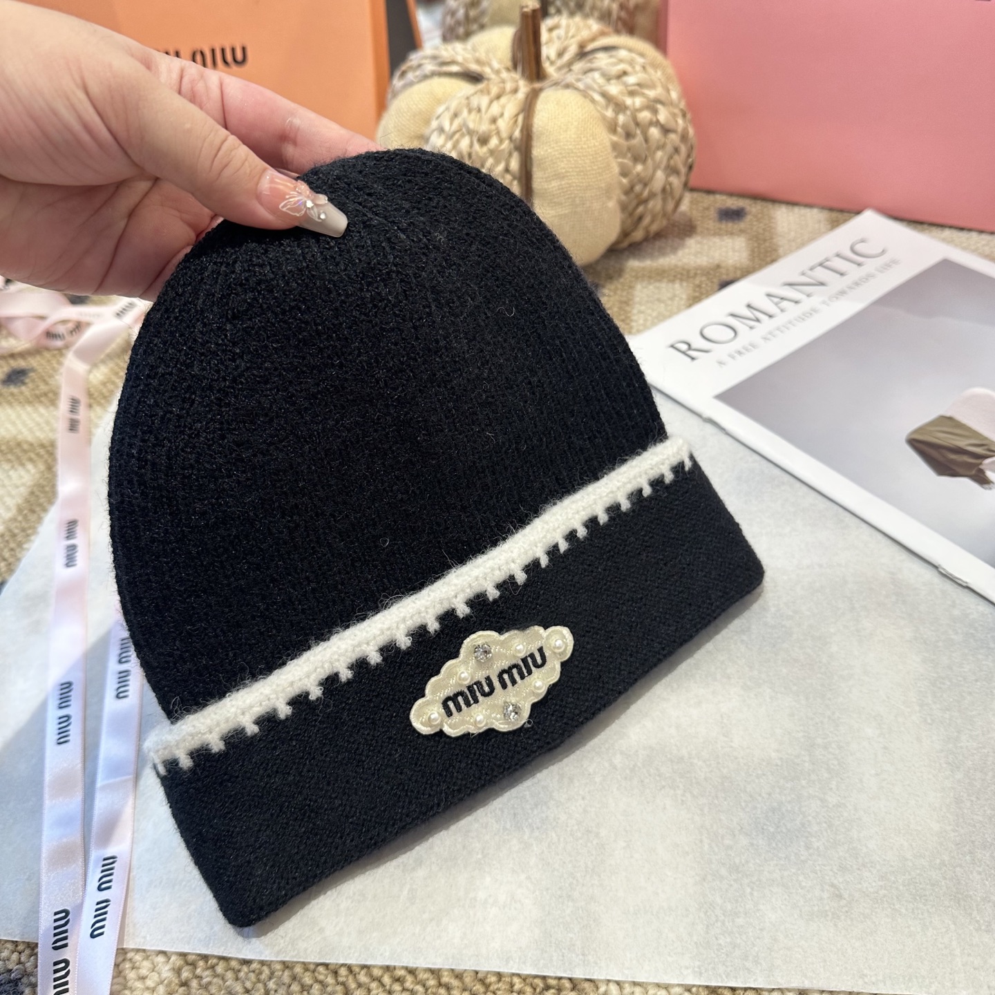 miumiu缪缪🐰秋冬毛线帽这种高级简直质感从头开始了！巨推荐大家这顶不管什么类型的衣服都好配💖休闲和甜