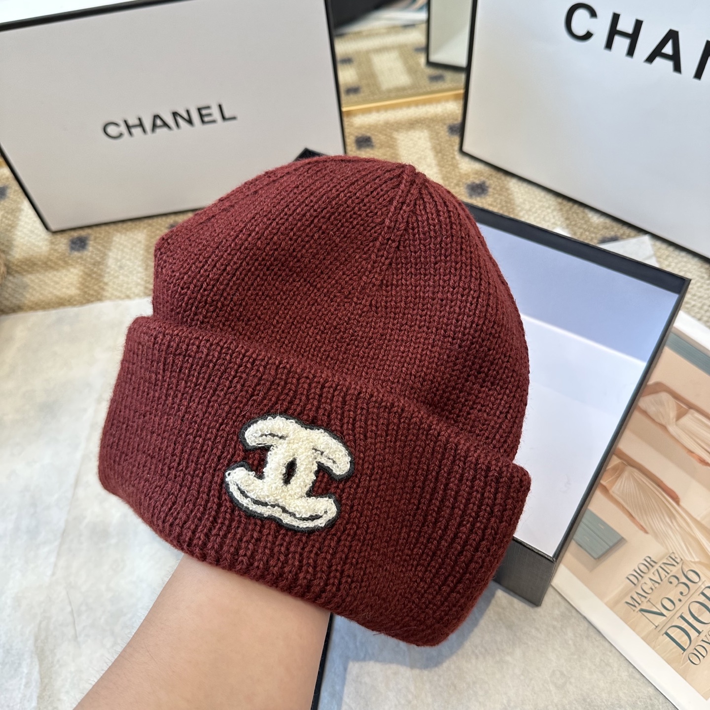 Chanel官网品质香奈儿秋冬网红时尚博主推荐款毛线帽，小红书爆款，手感超柔软舒适的针织线帽，弹性极佳！