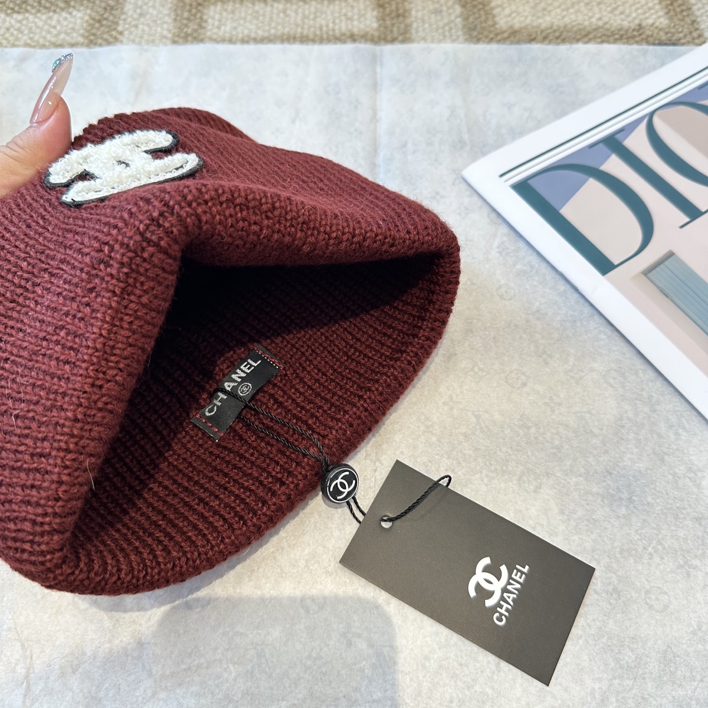 Chanel官网品质香奈儿秋冬网红时尚博主推荐款毛线帽，小红书爆款，手感超柔软舒适的针织线帽，弹性极佳！