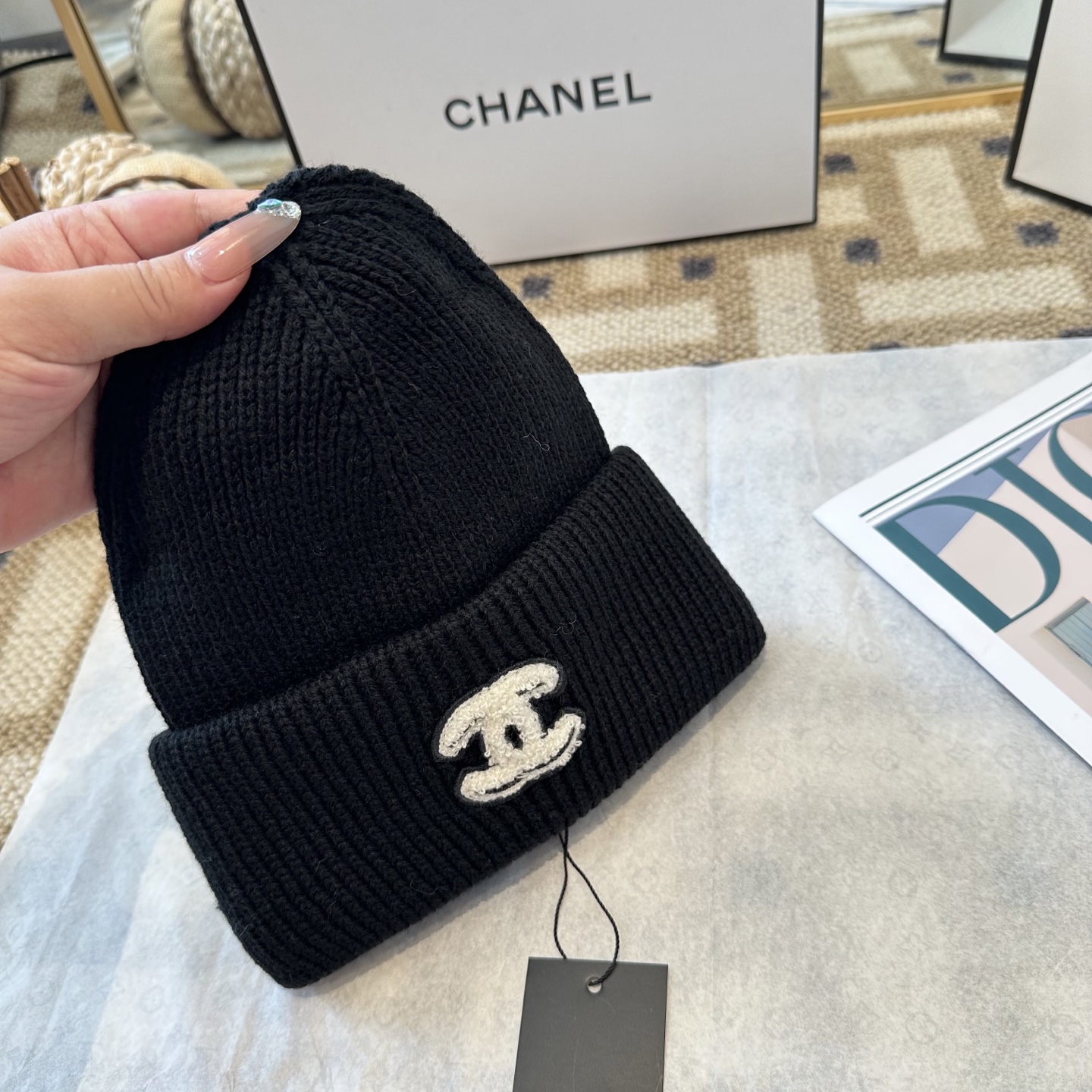 Chanel官网品质香奈儿秋冬网红时尚博主推荐款毛线帽，小红书爆款，手感超柔软舒适的针织线帽，弹性极佳！