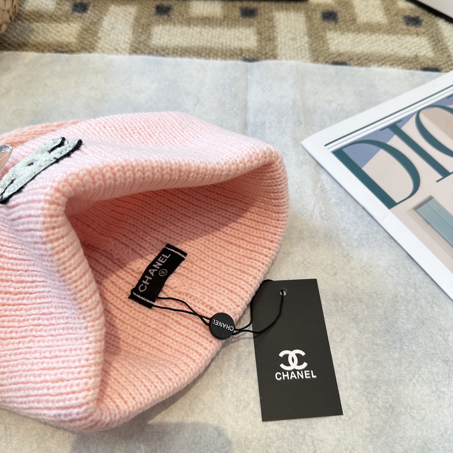 Chanel官网品质香奈儿秋冬网红时尚博主推荐款毛线帽，小红书爆款，手感超柔软舒适的针织线帽，弹性极佳！