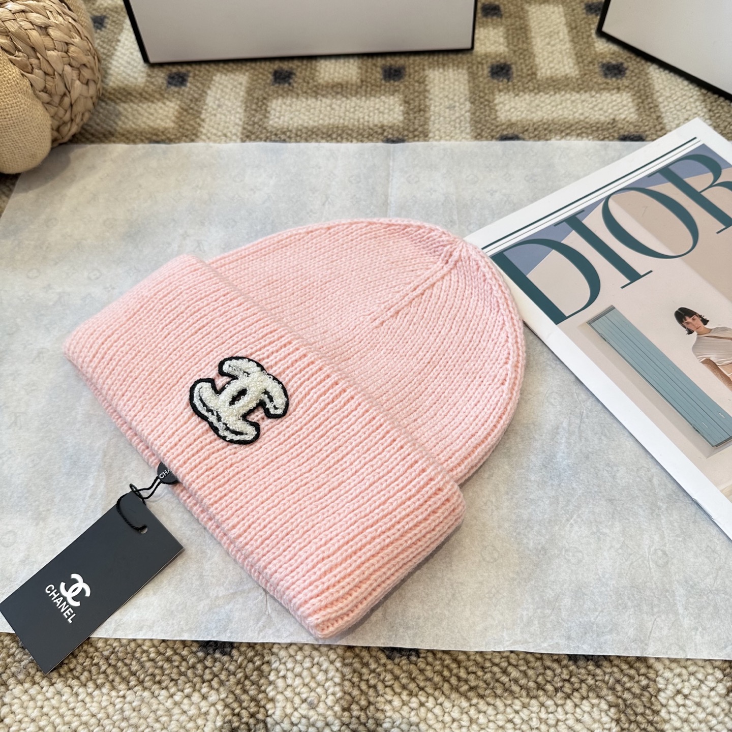 Chanel官网品质香奈儿秋冬网红时尚博主推荐款毛线帽，小红书爆款，手感超柔软舒适的针织线帽，弹性极佳！