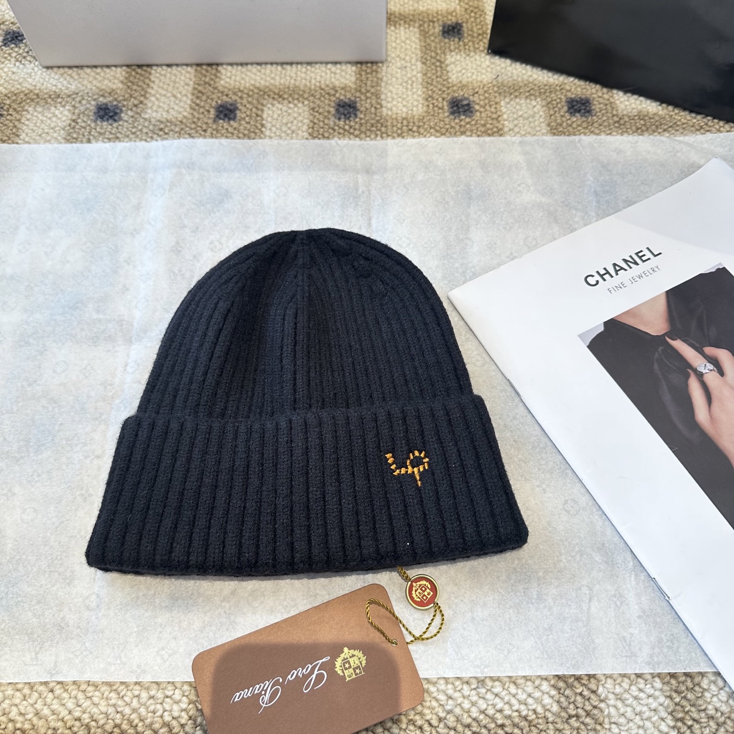 Loro Piana Classic Unisex Cashmere Beanie Hat - Warm and Stylish