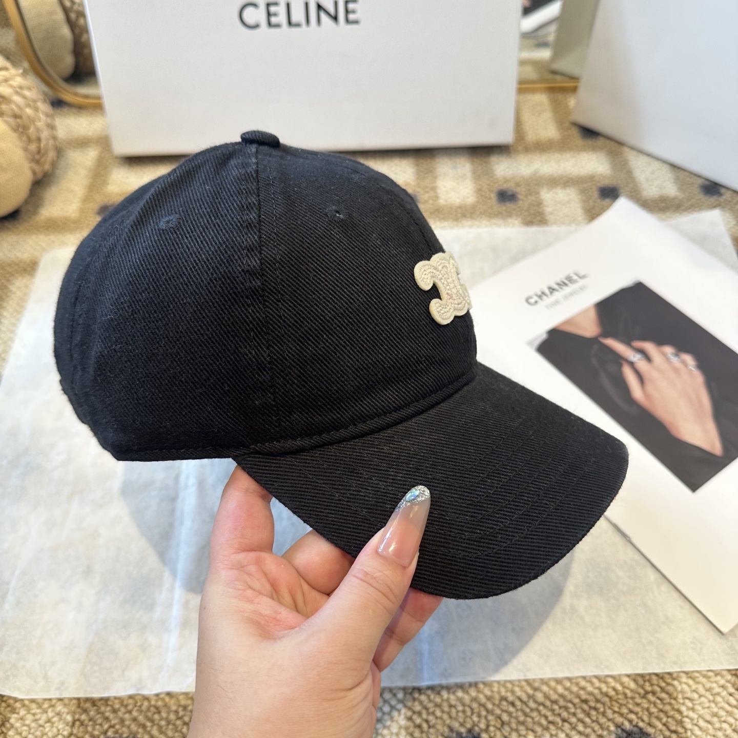 爆款CELINE（赛琳）简约明星同款最新棒球帽，时尚潮流，高端做工！每一个帽子都是用心之作！非一般的品质