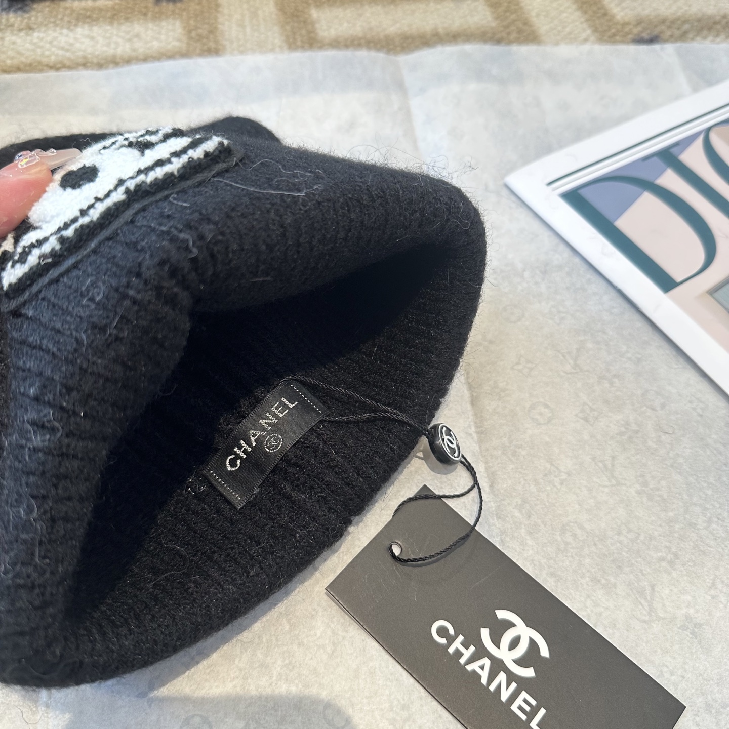 P68Chanel官网品质香奈儿秋冬网红时尚博主推荐款毛线帽，小红书爆款，手感超柔软舒适的针织线帽，弹性极佳！