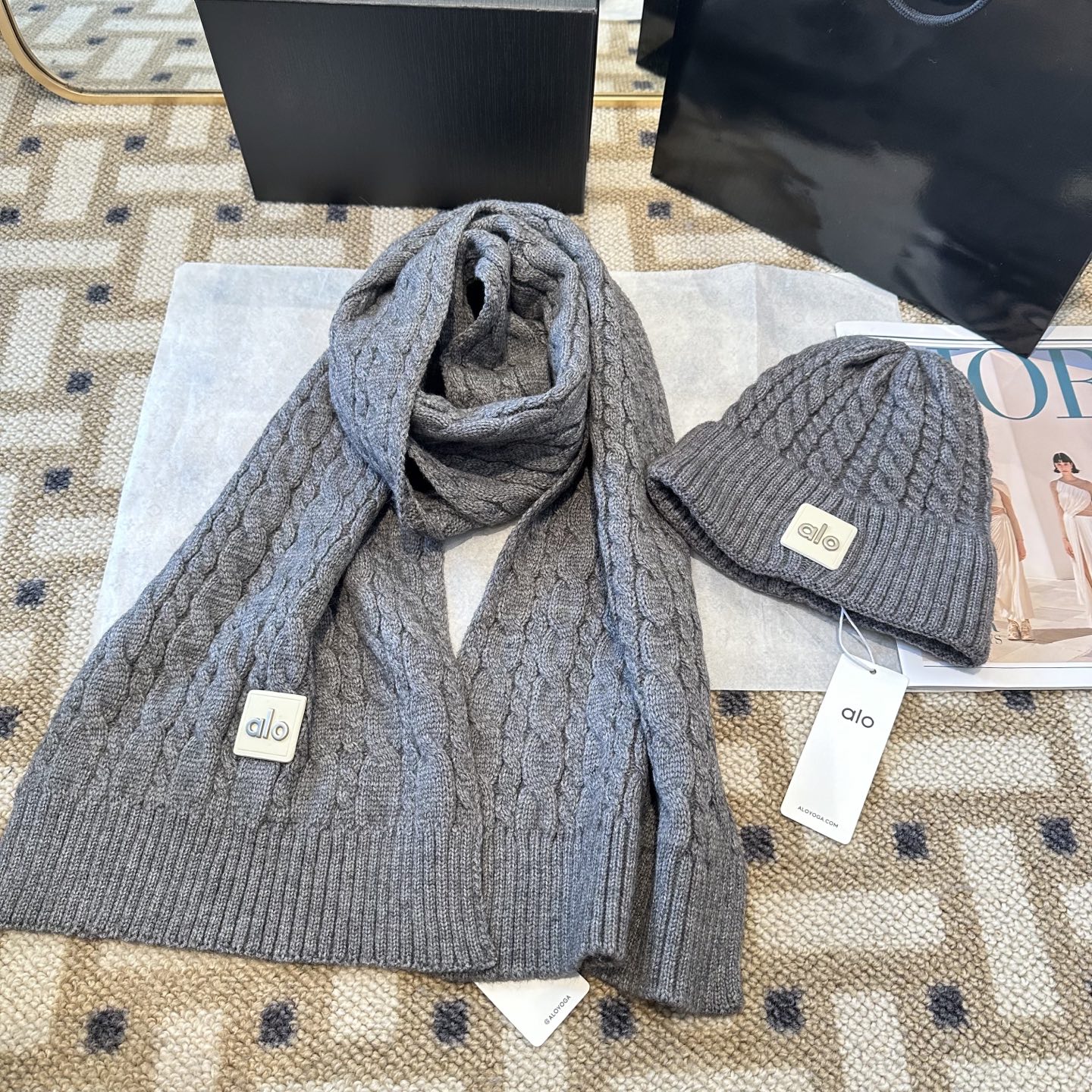 P125 alo 针织🧶套装
砖柜新款！一上架便火遍小红书~
全网首发 对色对版
首批货量充足 快快入手