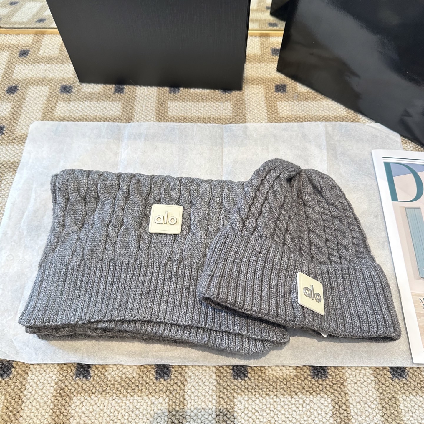 P125 alo 针织🧶套装
砖柜新款！一上架便火遍小红书~
全网首发 对色对版
首批货量充足 快快入手