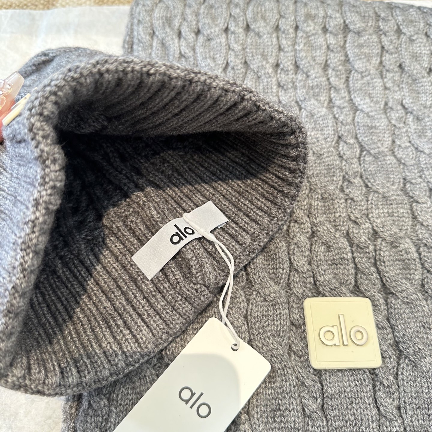 P125 alo 针织🧶套装
砖柜新款！一上架便火遍小红书~
全网首发 对色对版
首批货量充足 快快入手