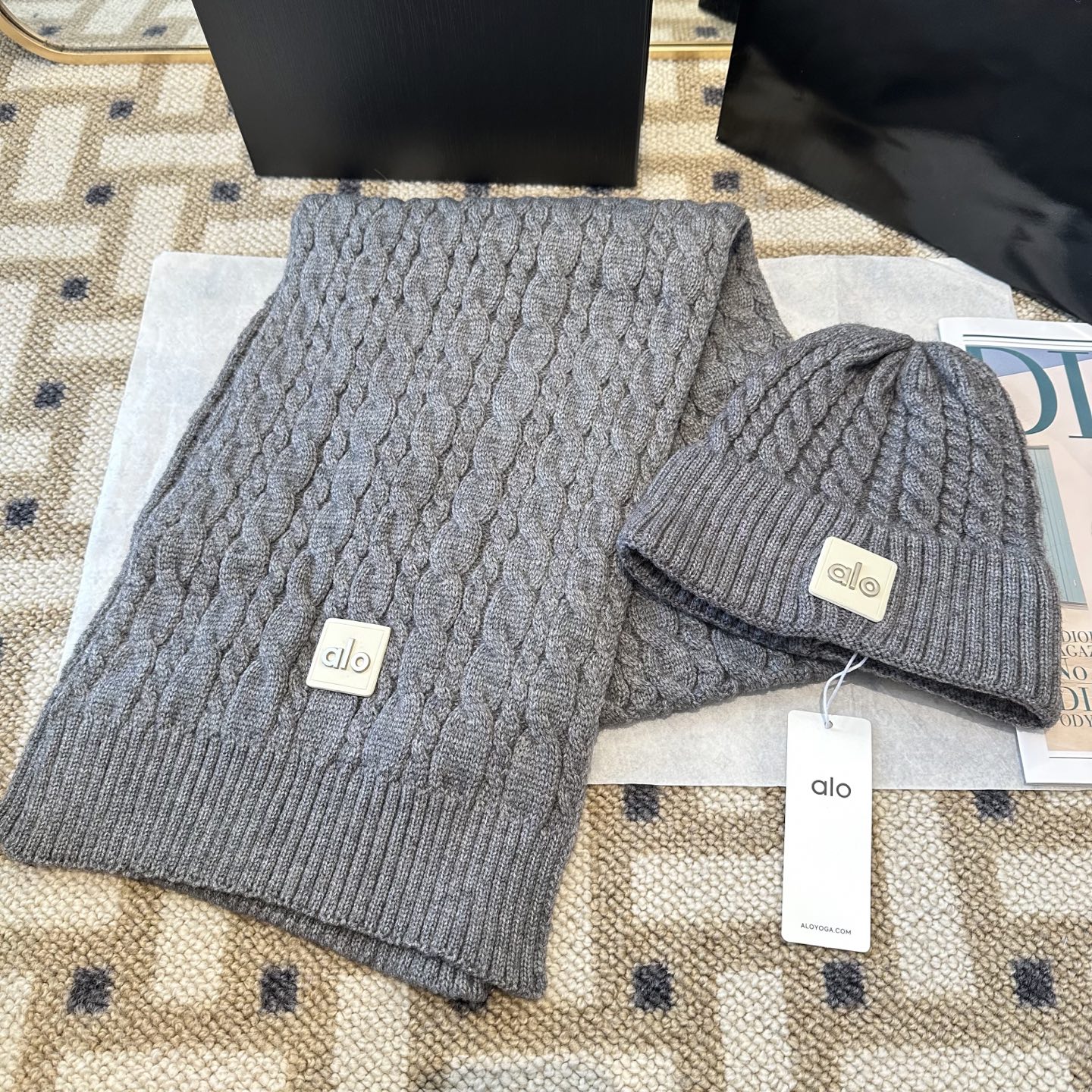 P125 alo 针织🧶套装
砖柜新款！一上架便火遍小红书~
全网首发 对色对版
首批货量充足 快快入手