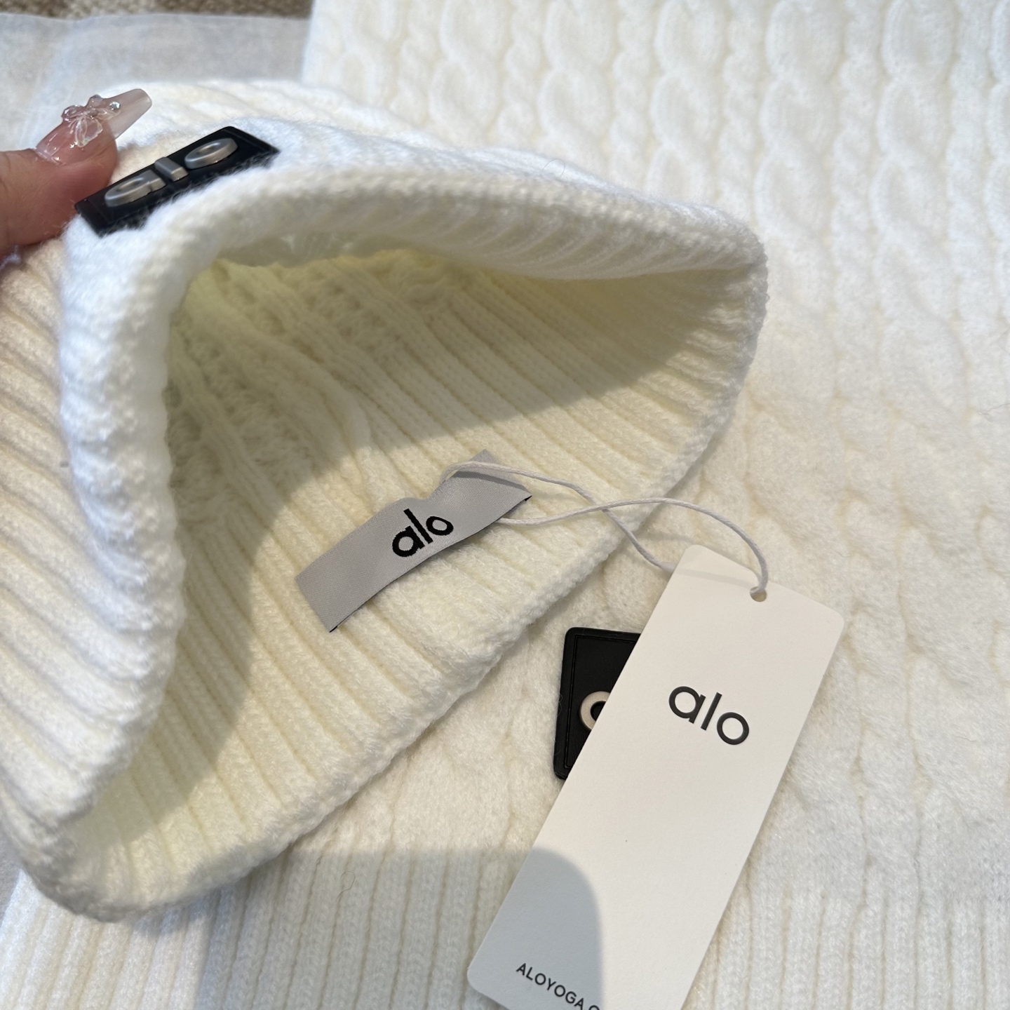 P125 alo 针织🧶套装
砖柜新款！一上架便火遍小红书~
全网首发 对色对版
首批货量充足 快快入手