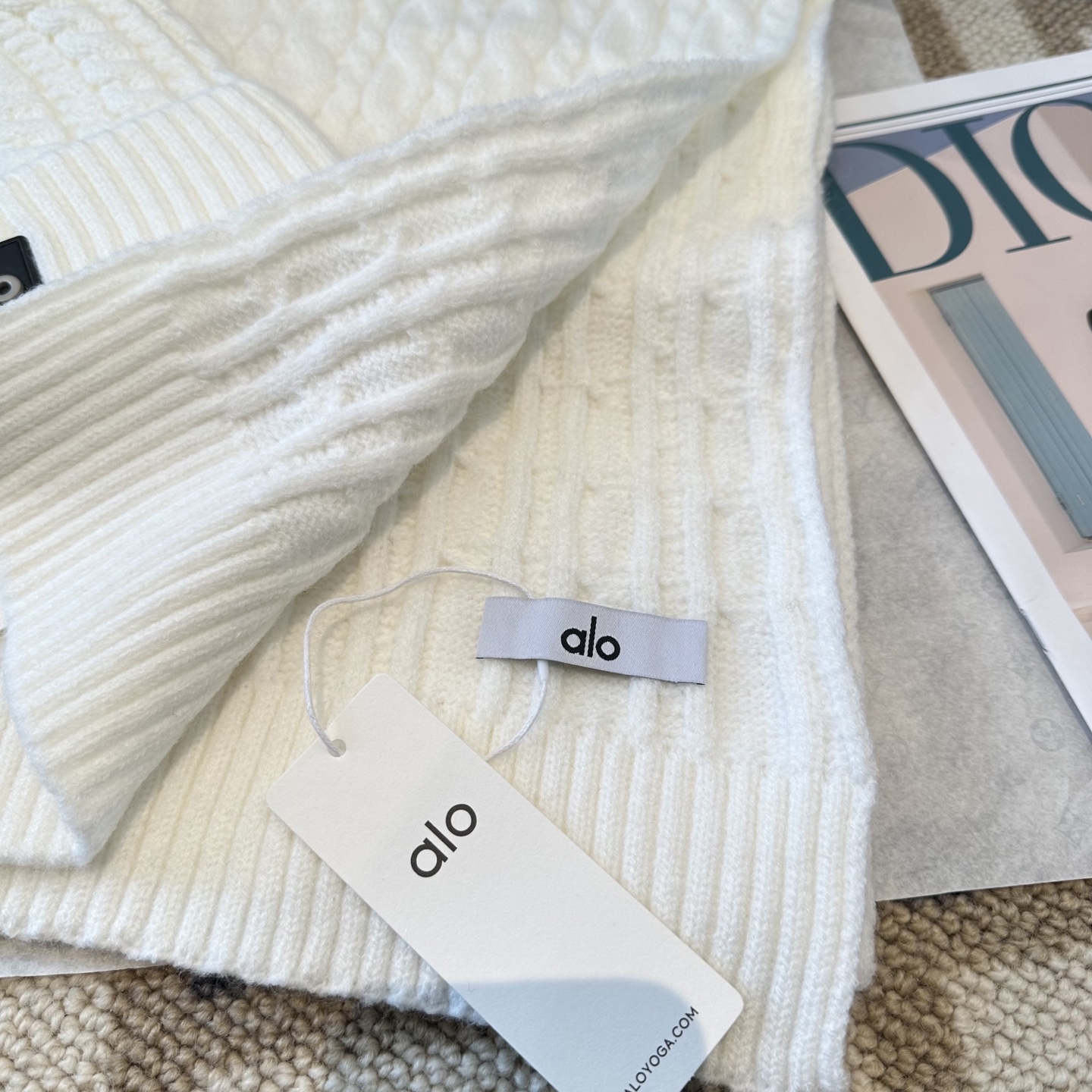 P125 alo 针织🧶套装
砖柜新款！一上架便火遍小红书~
全网首发 对色对版
首批货量充足 快快入手