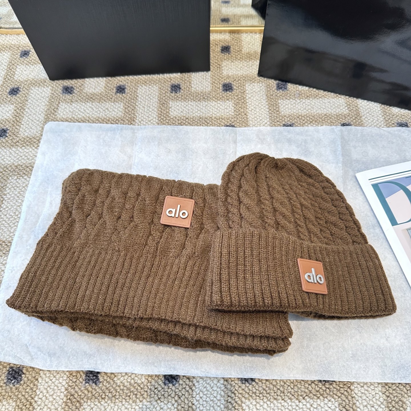 P125 alo 针织🧶套装
砖柜新款！一上架便火遍小红书~
全网首发 对色对版
首批货量充足 快快入手