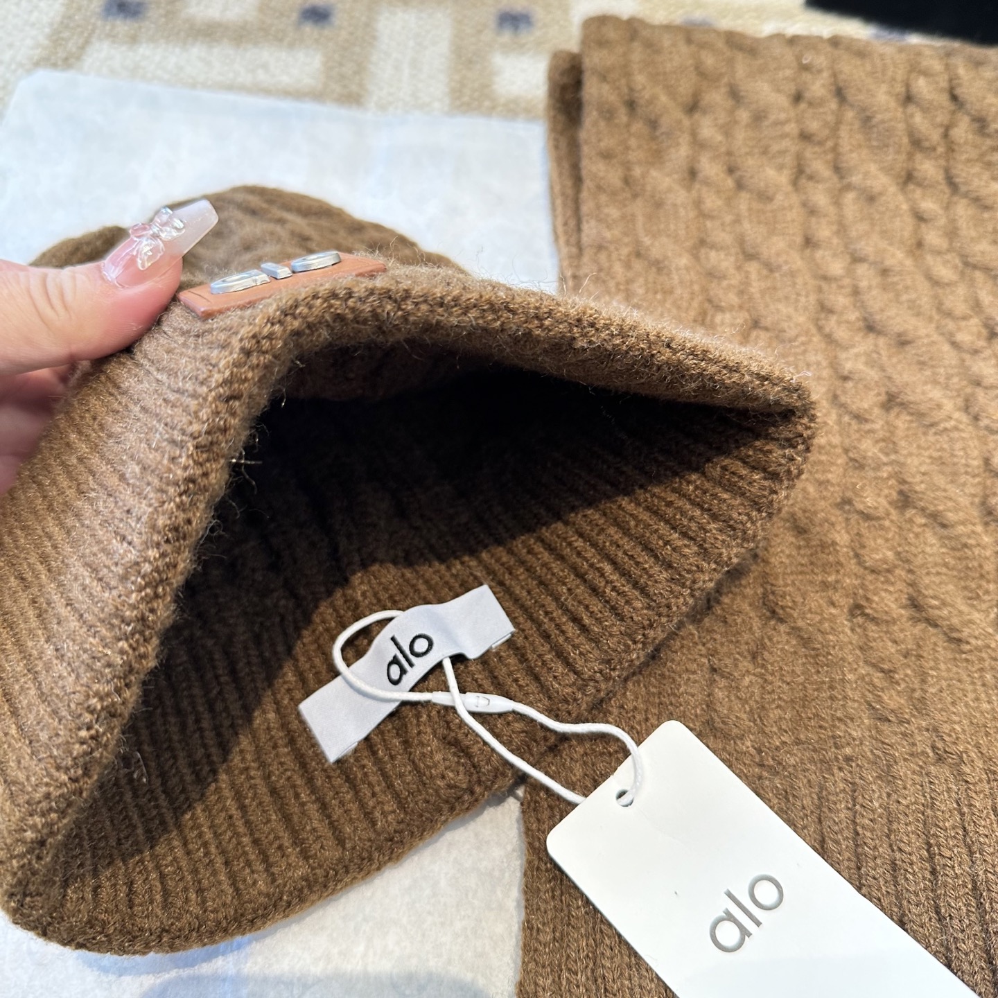 P125 alo 针织🧶套装
砖柜新款！一上架便火遍小红书~
全网首发 对色对版
首批货量充足 快快入手