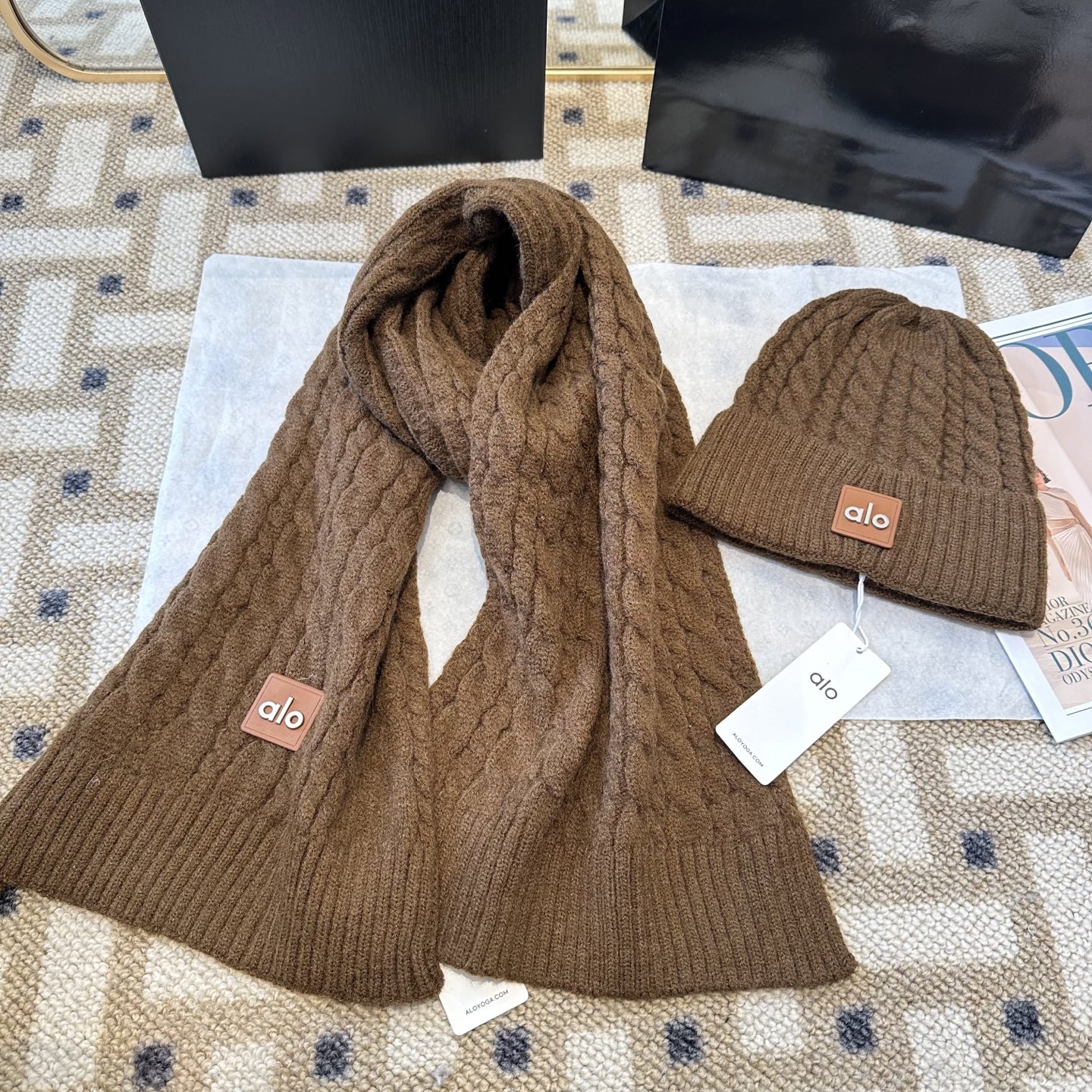 P125 alo 针织🧶套装
砖柜新款！一上架便火遍小红书~
全网首发 对色对版
首批货量充足 快快入手