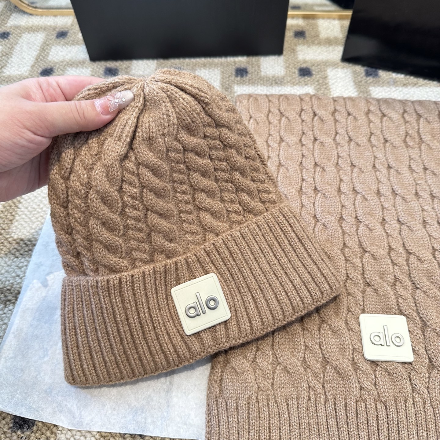 P125 alo 针织🧶套装
砖柜新款！一上架便火遍小红书~
全网首发 对色对版
首批货量充足 快快入手