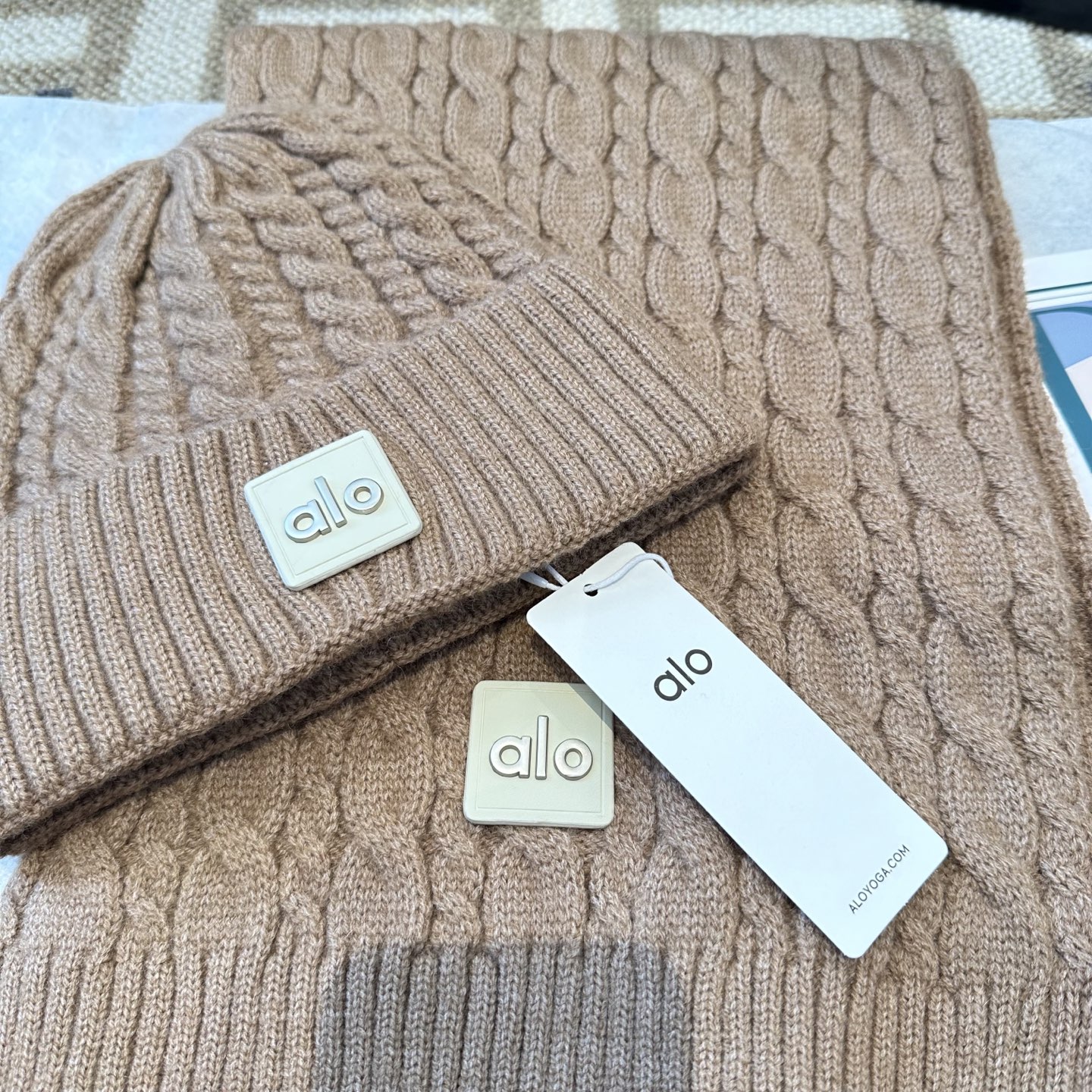 P125 alo 针织🧶套装
砖柜新款！一上架便火遍小红书~
全网首发 对色对版
首批货量充足 快快入手