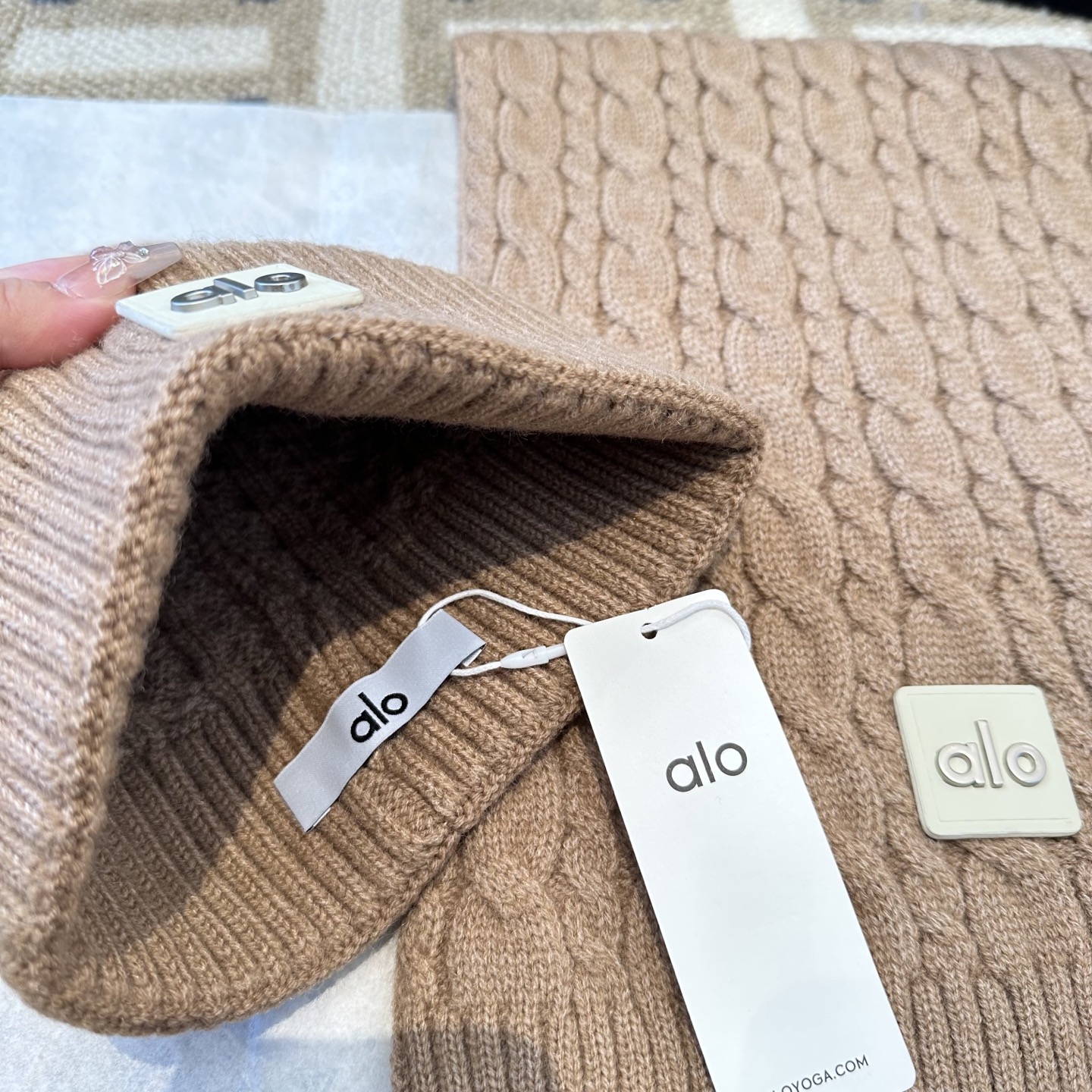 P125 alo 针织🧶套装
砖柜新款！一上架便火遍小红书~
全网首发 对色对版
首批货量充足 快快入手