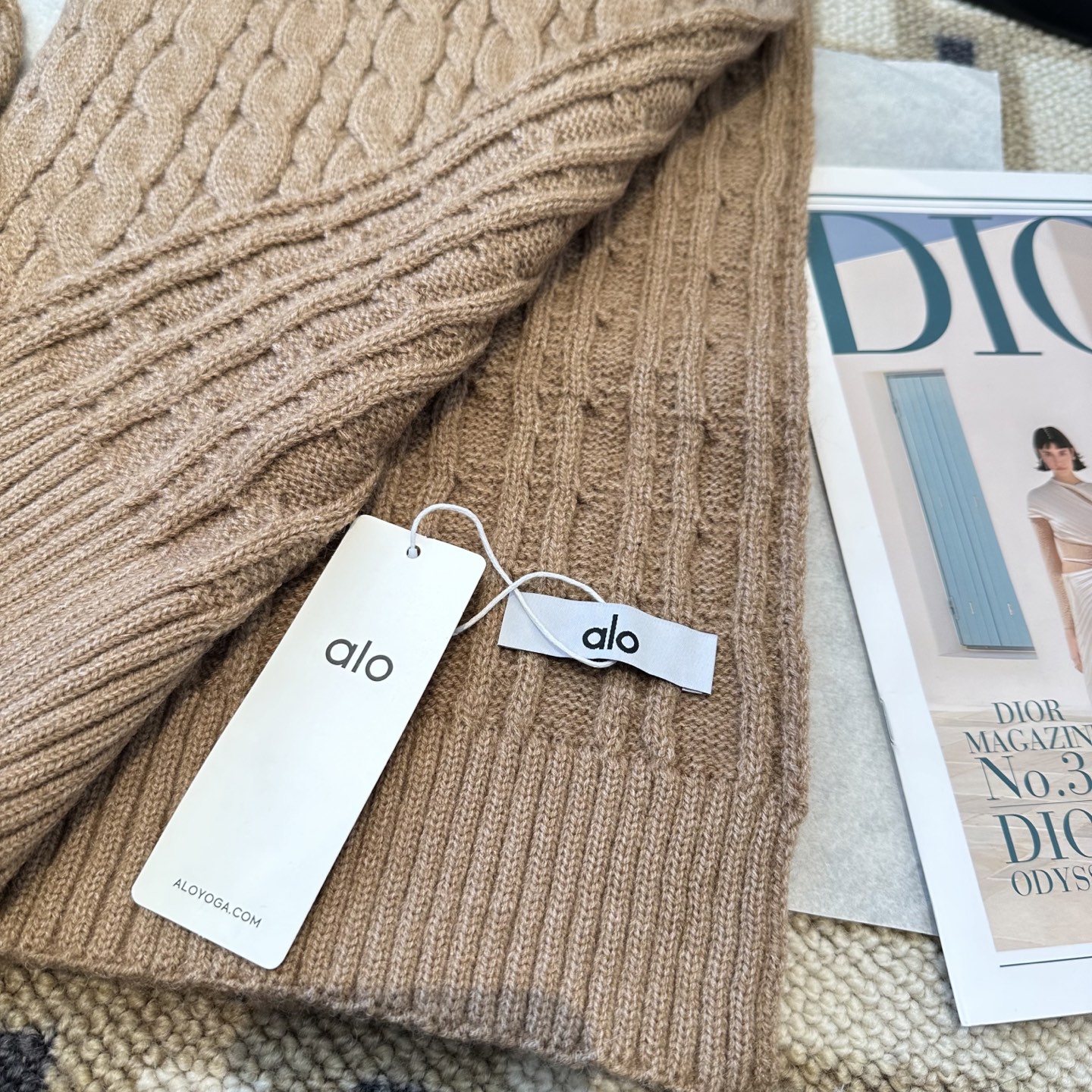 P125 alo 针织🧶套装
砖柜新款！一上架便火遍小红书~
全网首发 对色对版
首批货量充足 快快入手