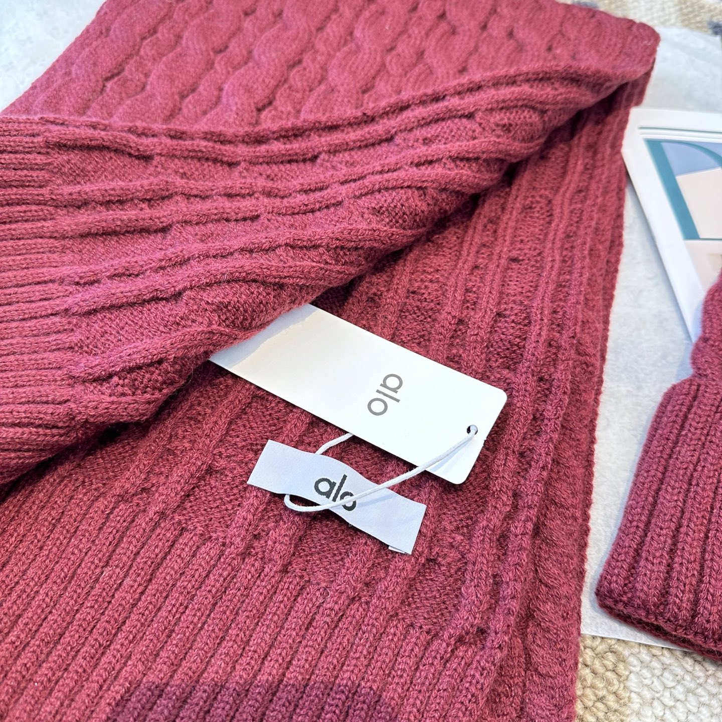 P125 alo 针织🧶套装
砖柜新款！一上架便火遍小红书~
全网首发 对色对版
首批货量充足 快快入手