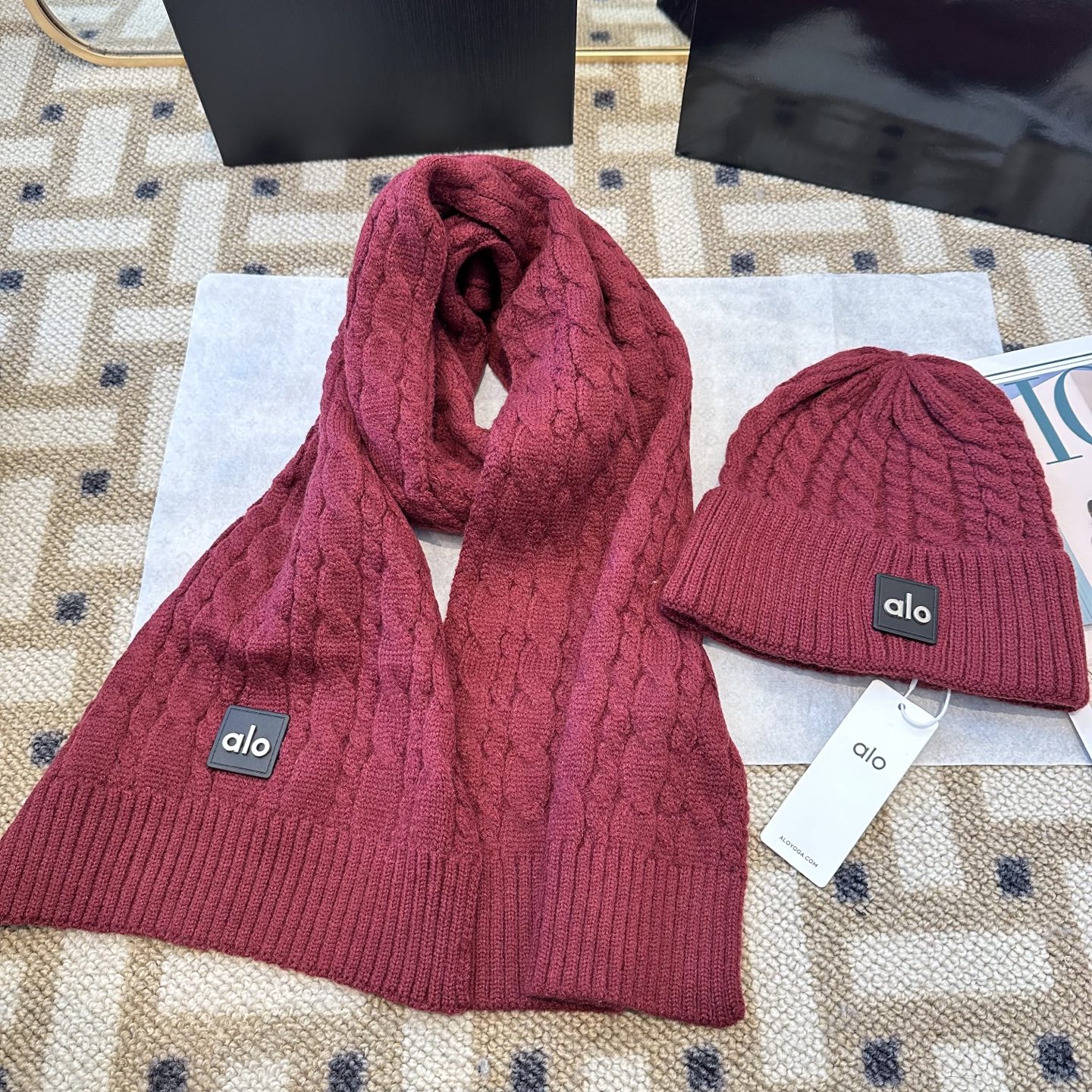 P125 alo 针织🧶套装
砖柜新款！一上架便火遍小红书~
全网首发 对色对版
首批货量充足 快快入手