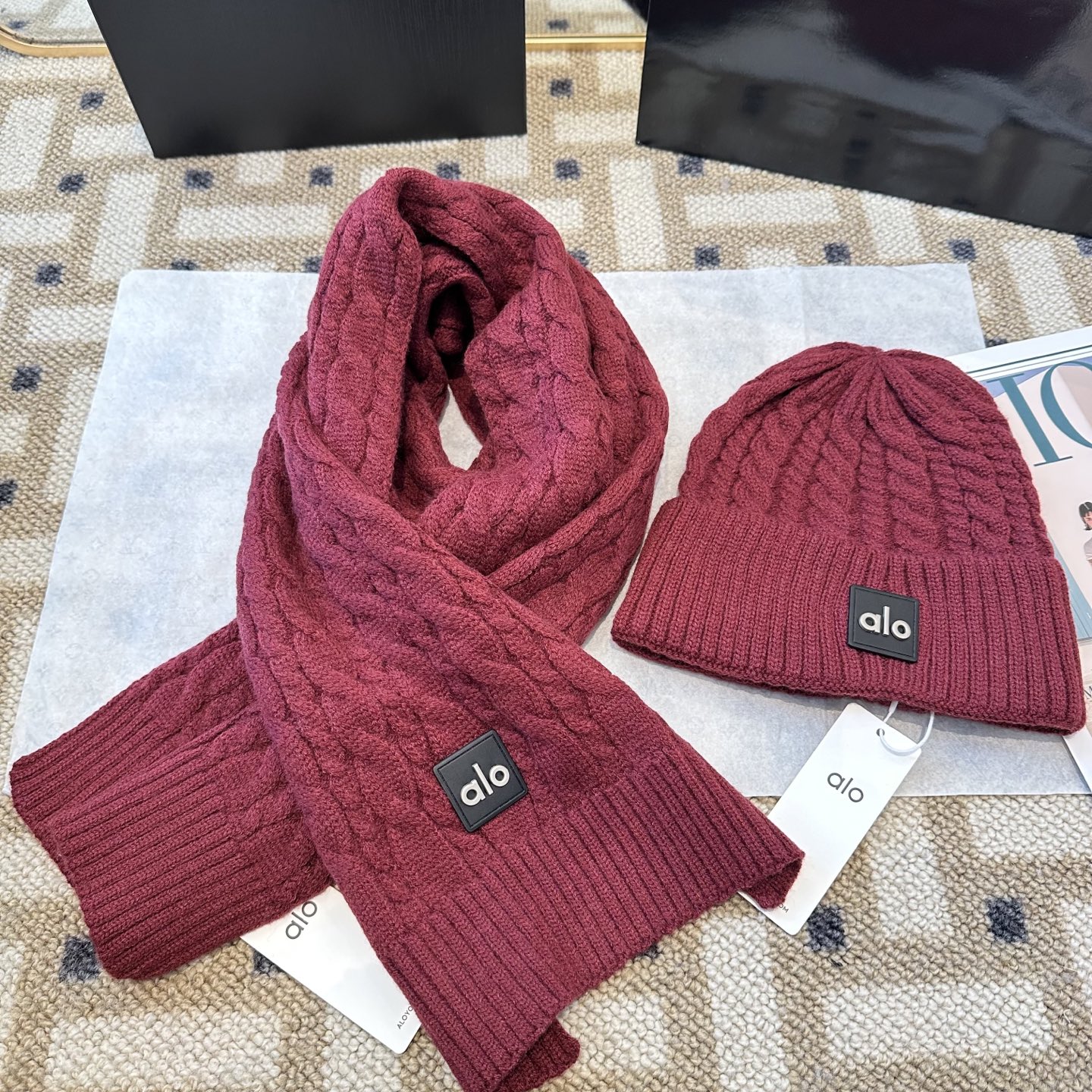 P125 alo 针织🧶套装
砖柜新款！一上架便火遍小红书~
全网首发 对色对版
首批货量充足 快快入手