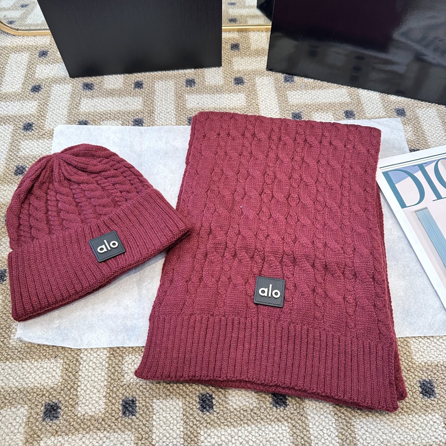 P125 alo 针织🧶套装
砖柜新款！一上架便火遍小红书~
全网首发 对色对版
首批货量充足 快快入手