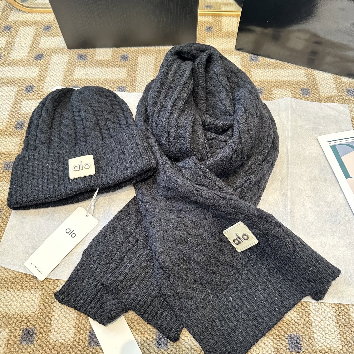 P125 alo 针织🧶套装
砖柜新款！一上架便火遍小红书~
全网首发 对色对版
首批货量充足 快快入手