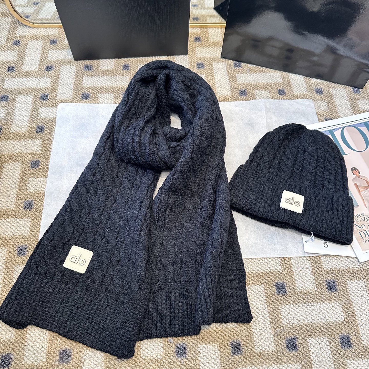 P125 alo 针织🧶套装
砖柜新款！一上架便火遍小红书~
全网首发 对色对版
首批货量充足 快快入手